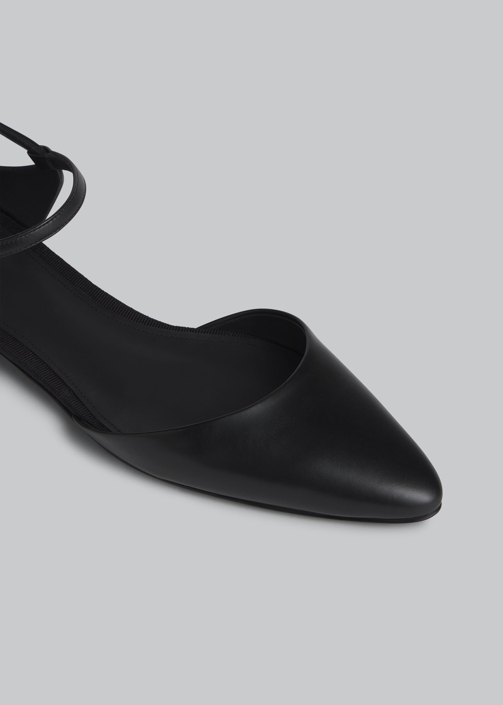 Slingback Pointed Toe Flat in Calfskin - Black