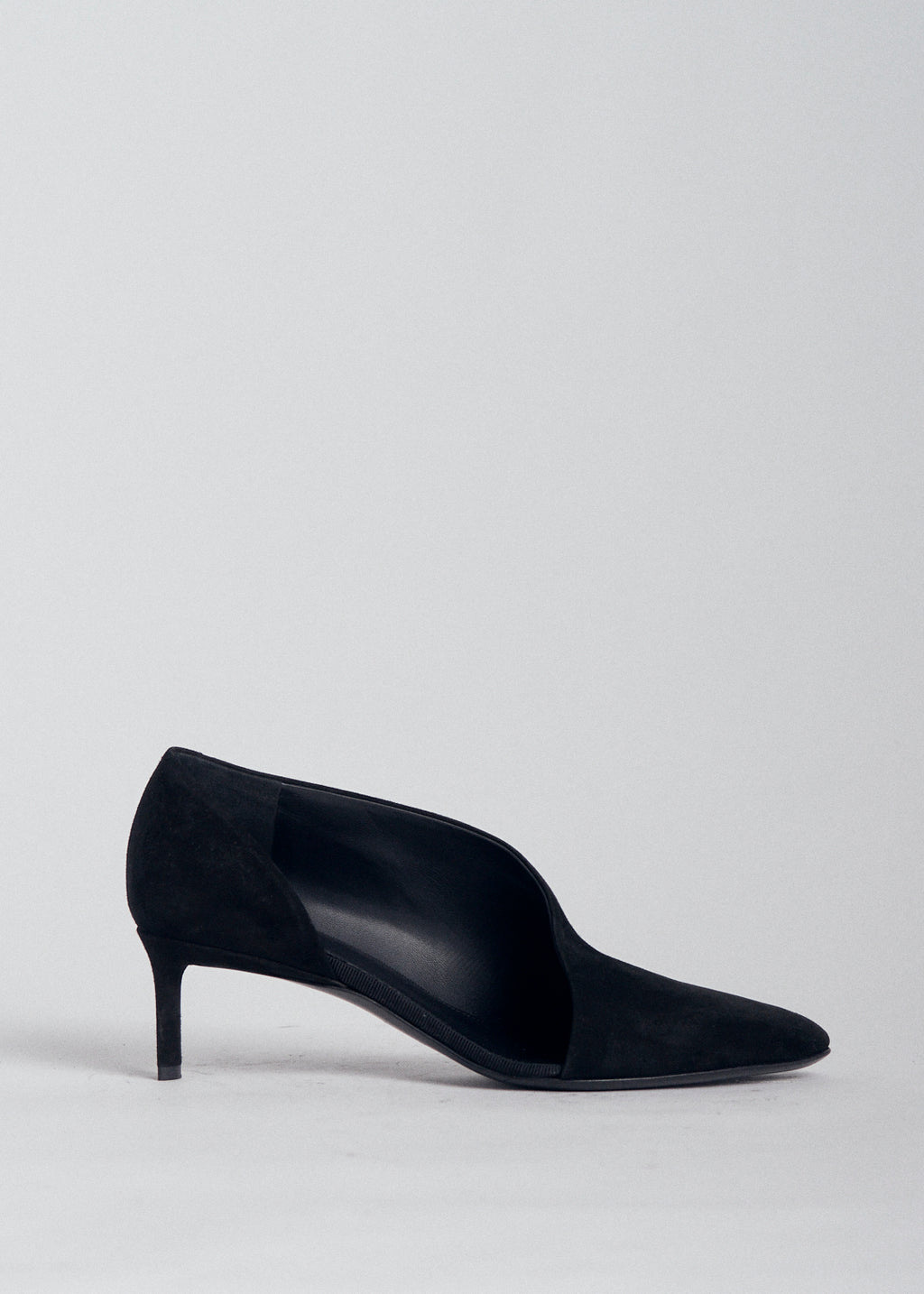 Asymmetric Kitten Heel in Suede - Black - CO