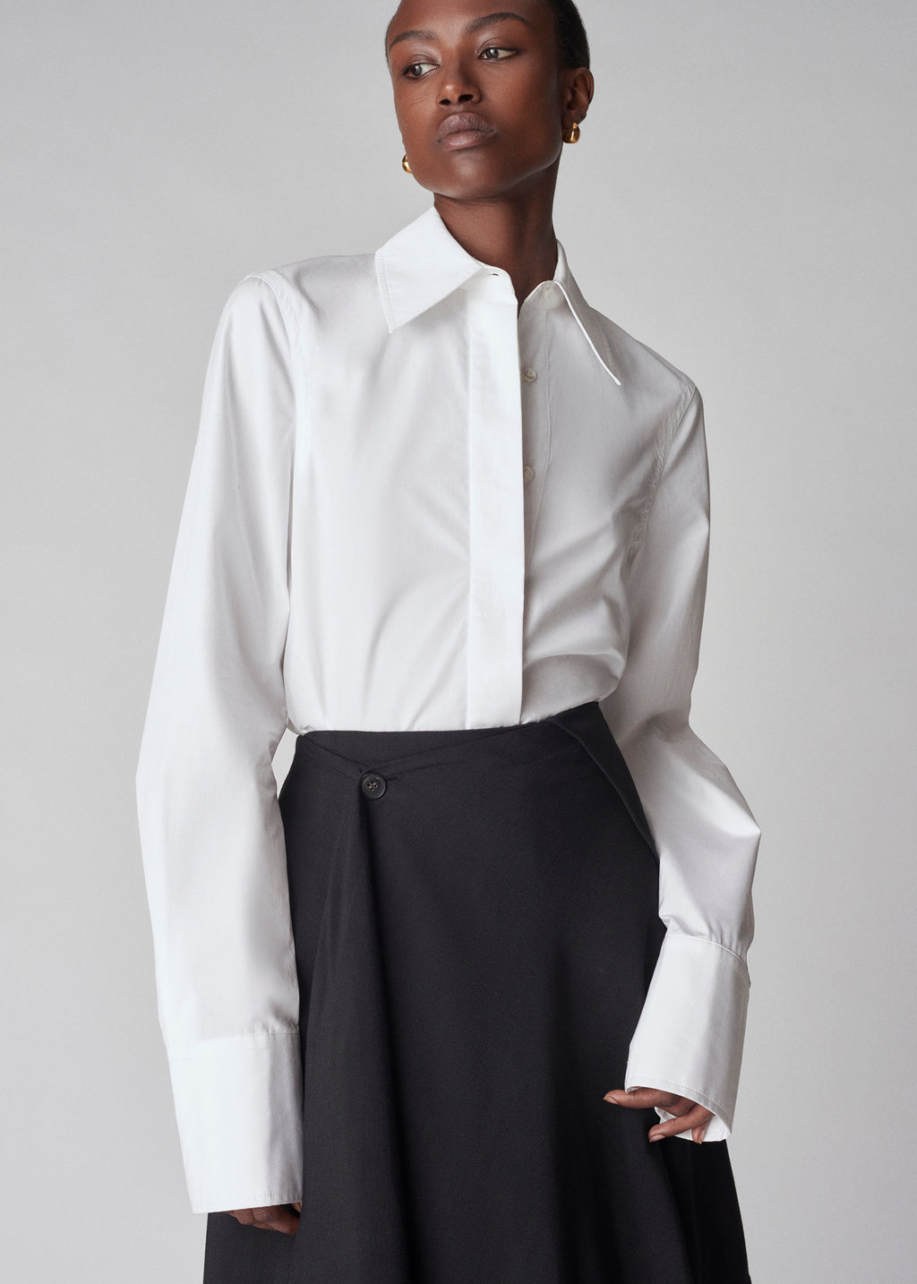 Fitted Button Down Shirt in Crisp Poplin - White - CO