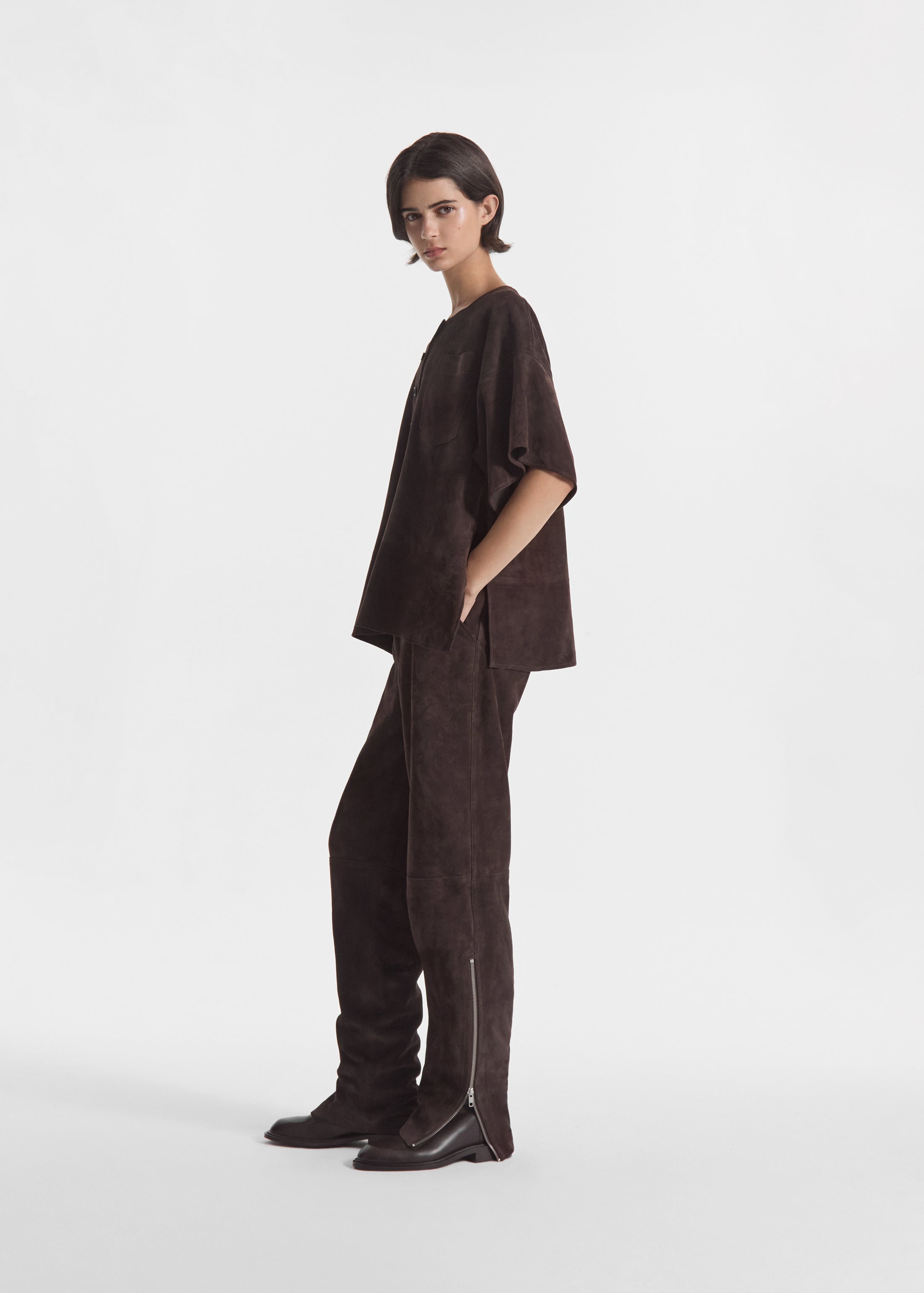 Boxy Shirt in Suede - Chocolate