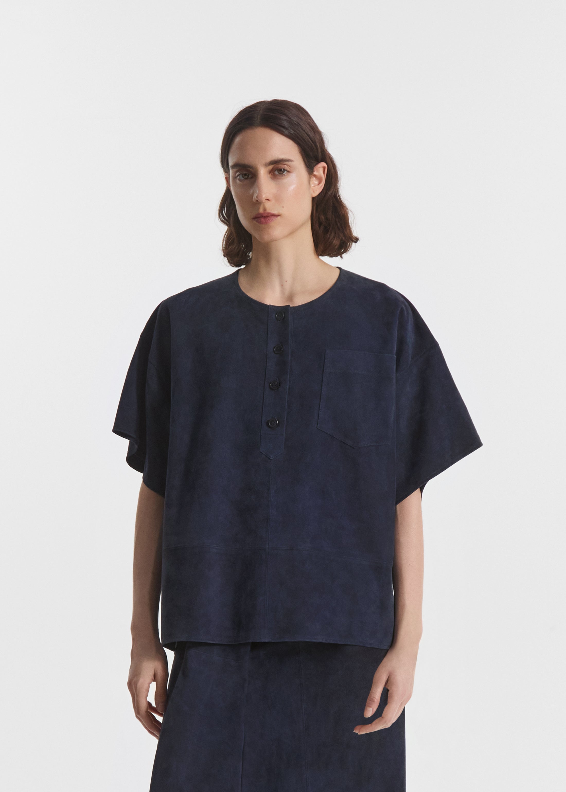 Boxy Shirt in Suede - Navy