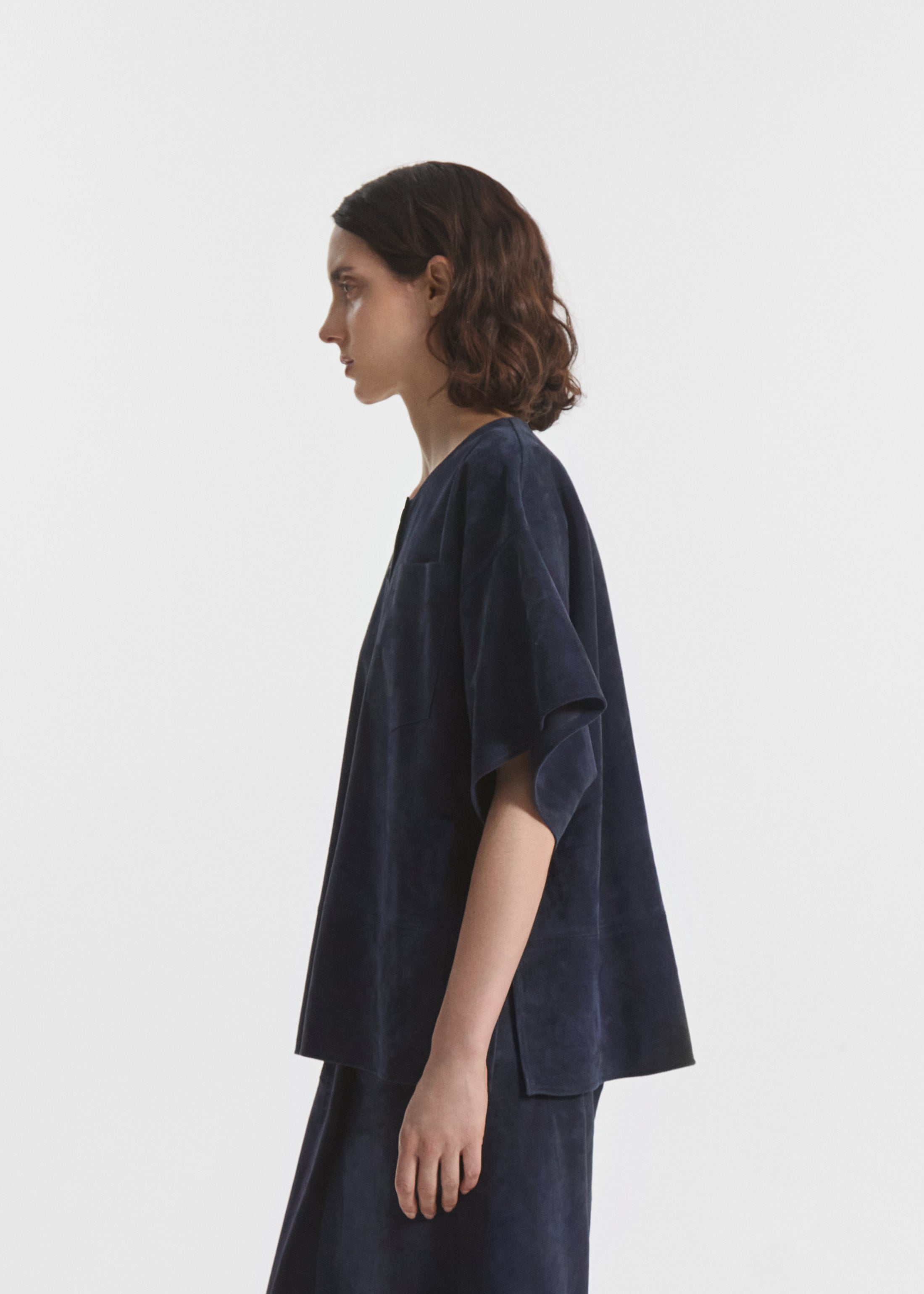 Boxy Shirt in Suede - Navy