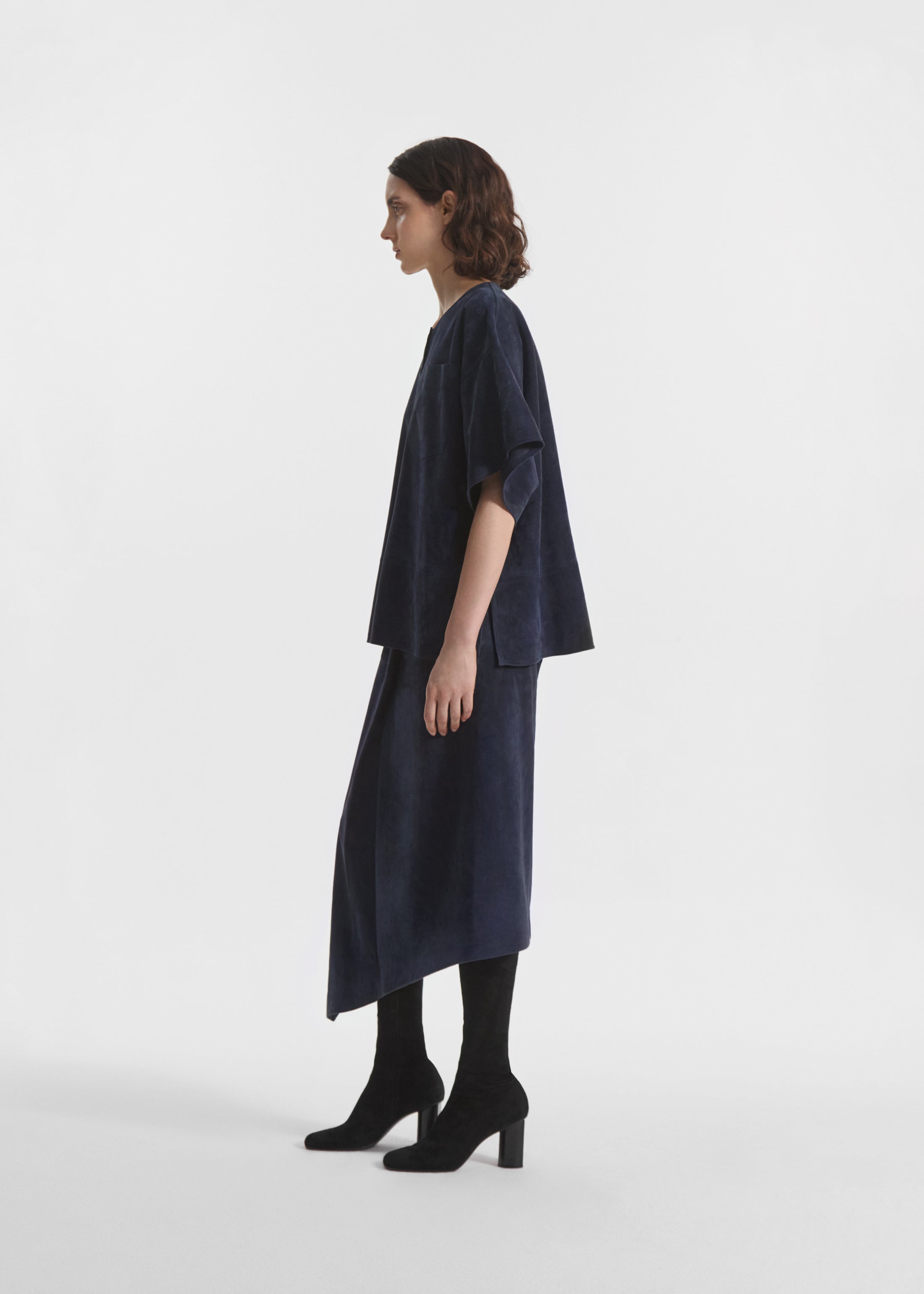 Boxy Shirt in Suede - Navy