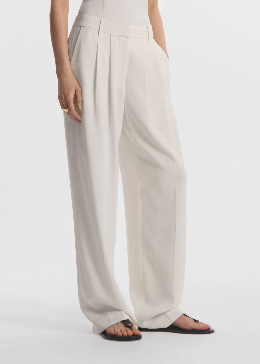 Pleated Trouser in Crepe - Ivory - CO
