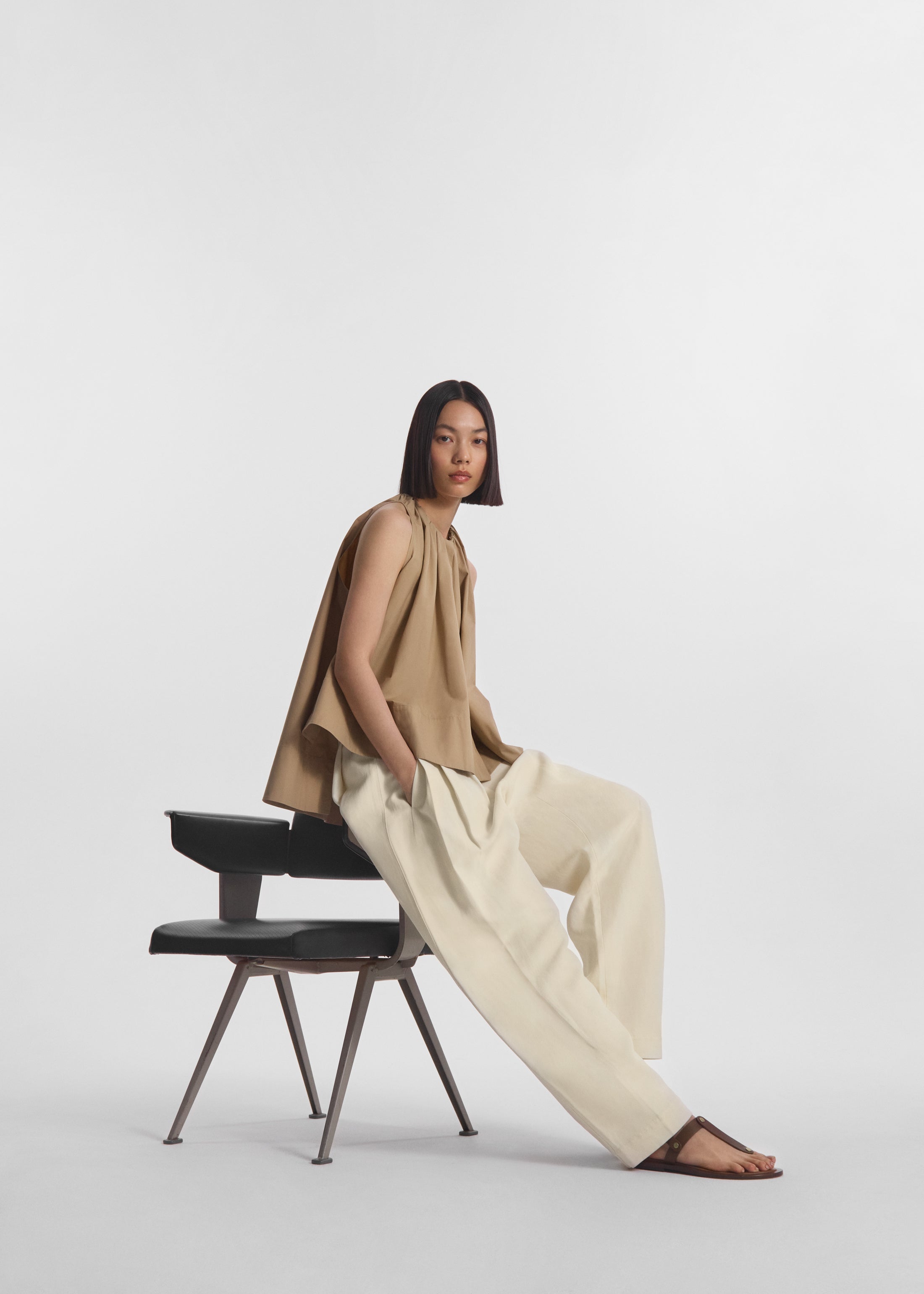 Wide Leg Pleated Pant in Linen - Pearl