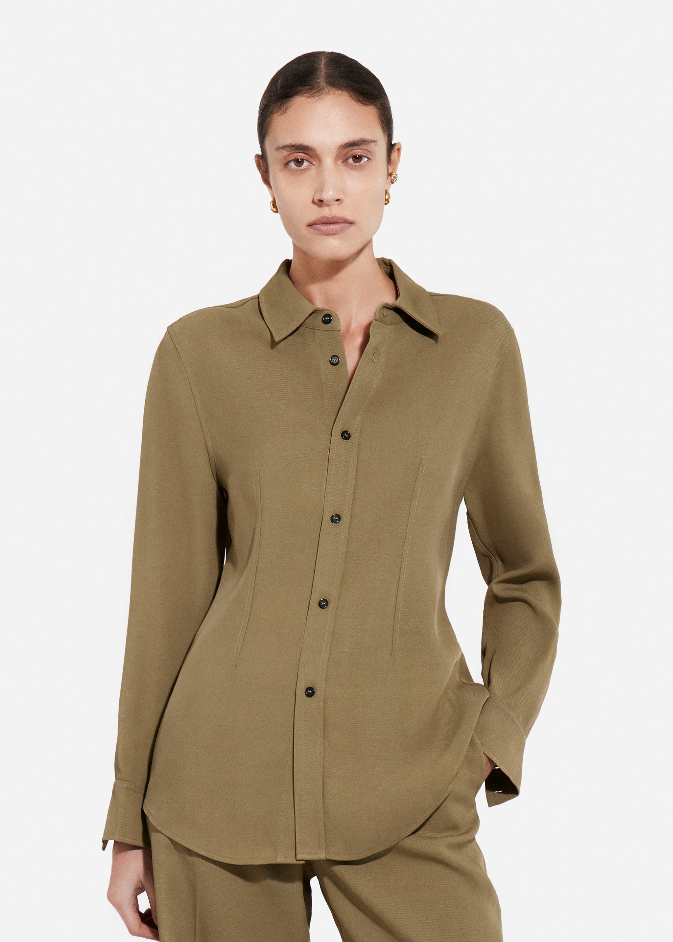 Fitted Collared Shirt in Viscose Twill - Aloe