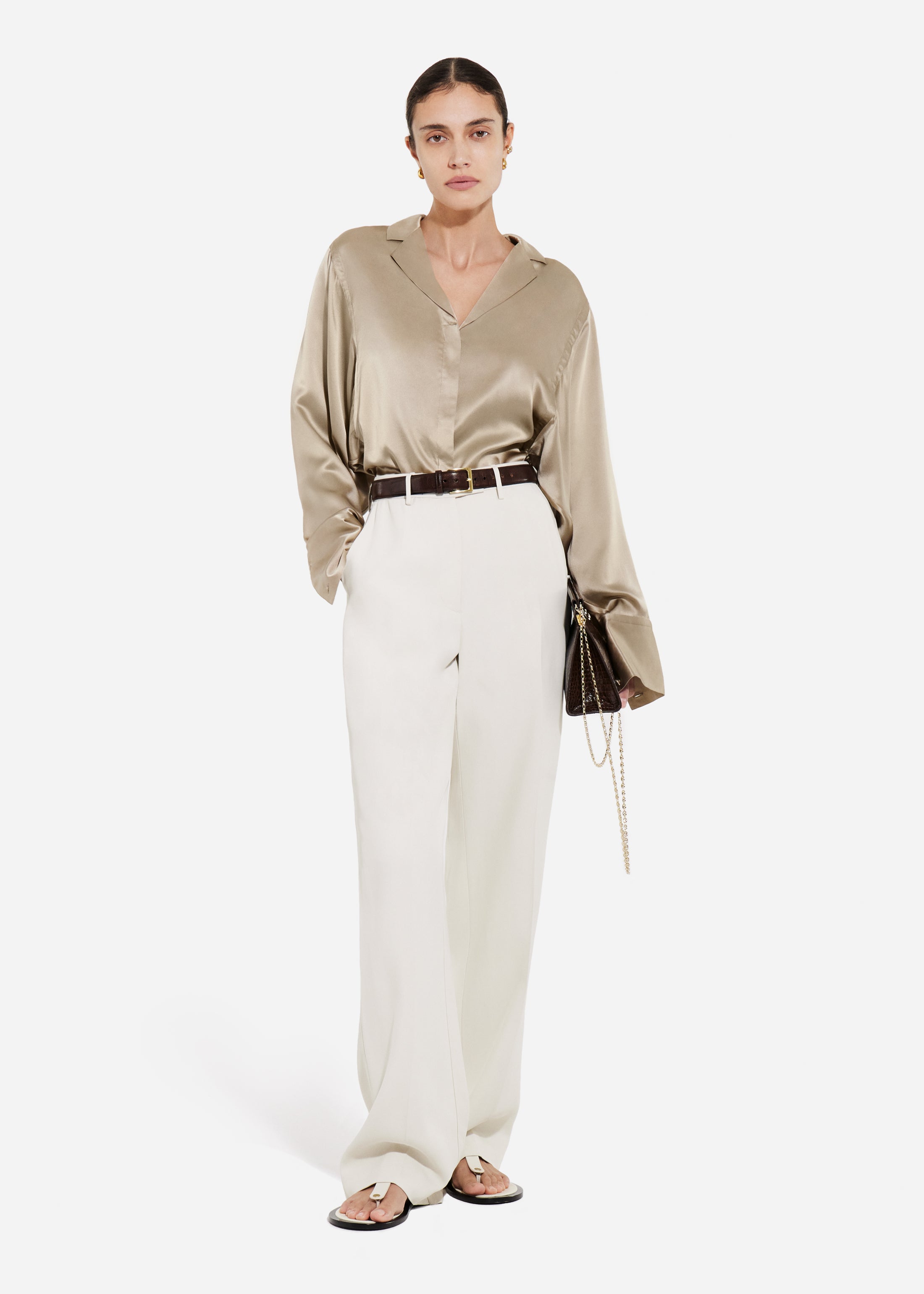 Relaxed V-Neck Shirt in Silk Charmeuse - Sesame
