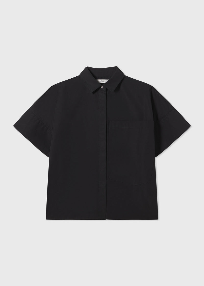 Boxy Short Sleeve Shirt in Cotton Poplin - Black - CO