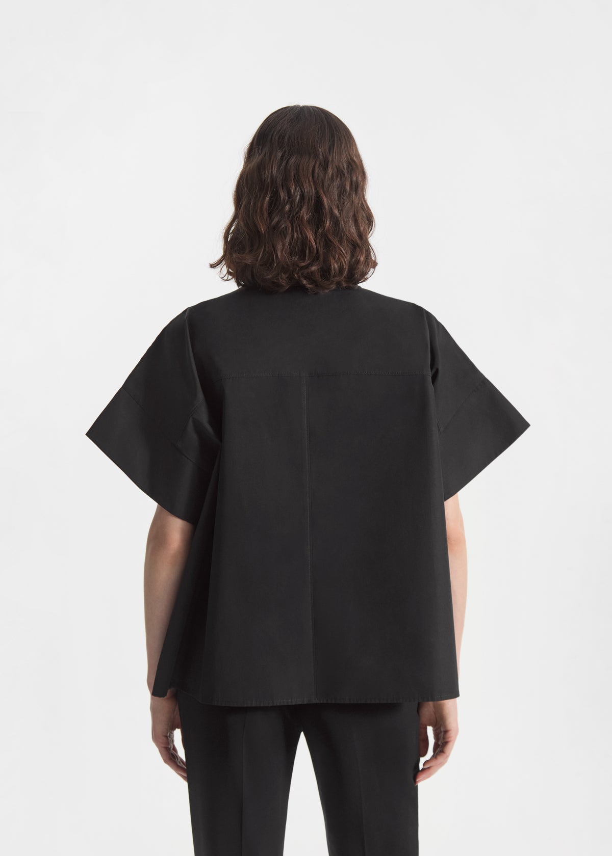 Boxy Short Sleeve Shirt in Cotton Poplin - Black, image 4 of 5