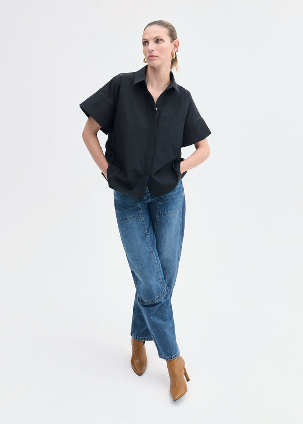 Boxy Short Sleeve Shirt in Cotton Poplin - Black - CO
