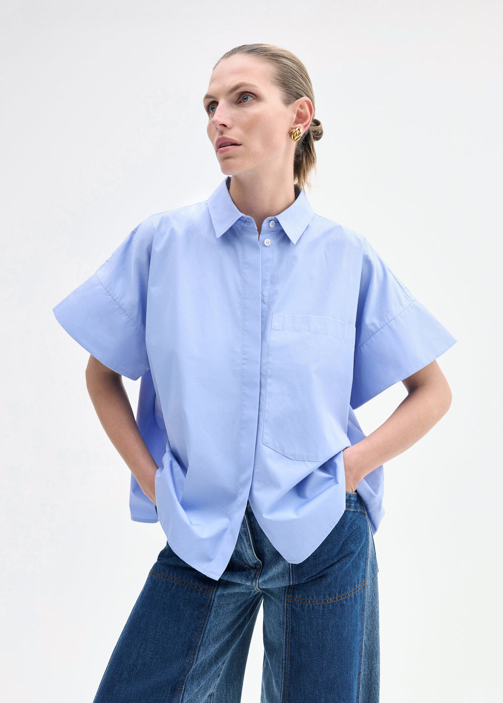 Boxy Short Sleeve Shirt in Cotton Poplin - Blue - CO