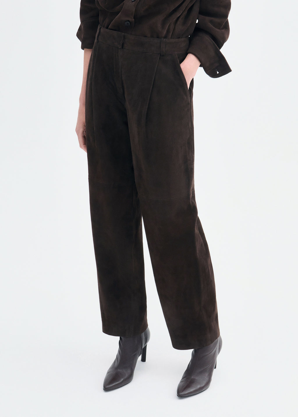 Curved Trouser in Suede - Chocolate - CO