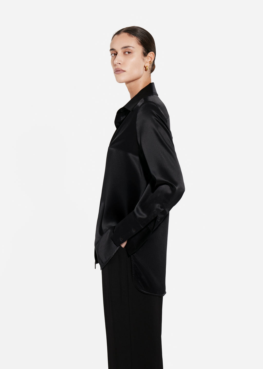 Button Down Shirt in Silk  - Black - CO
