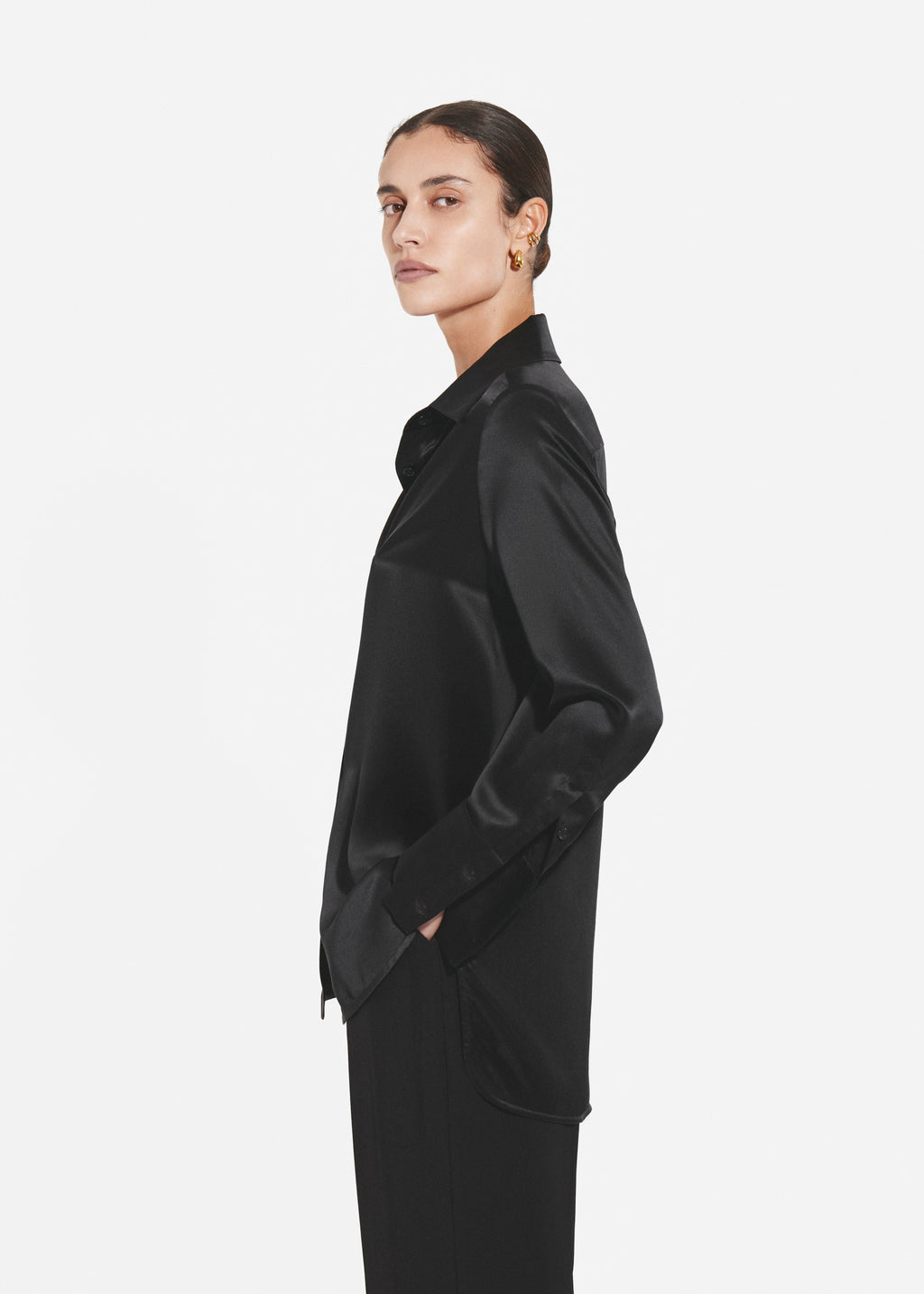 Button Down Shirt in Silk  - Black - CO