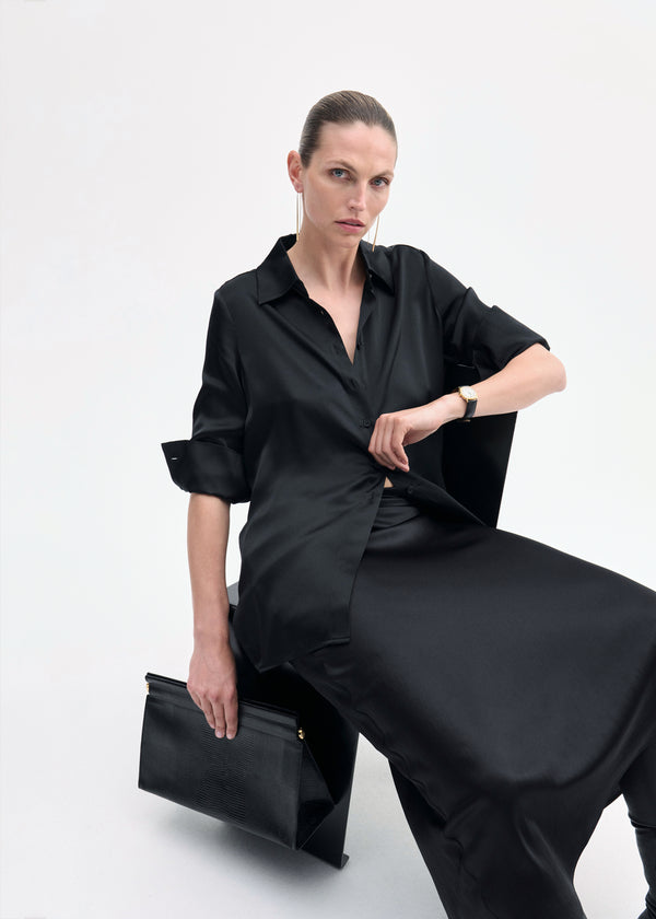 Button Down Shirt in Silk  - Black - CO