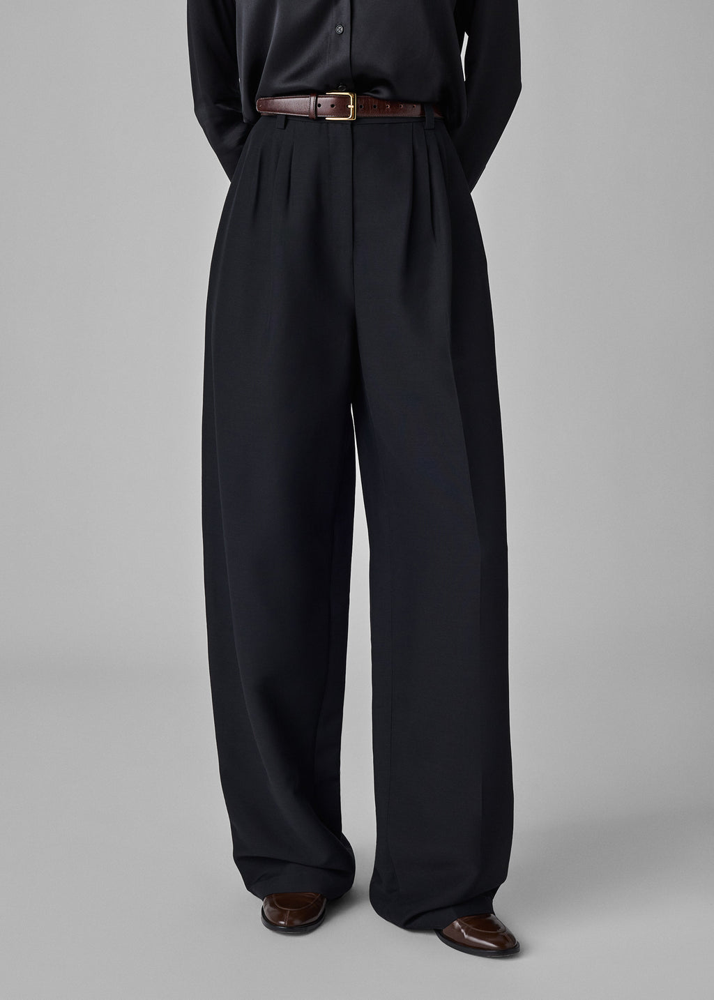 Pleated Barrel Trouser in Faille - Black - CO