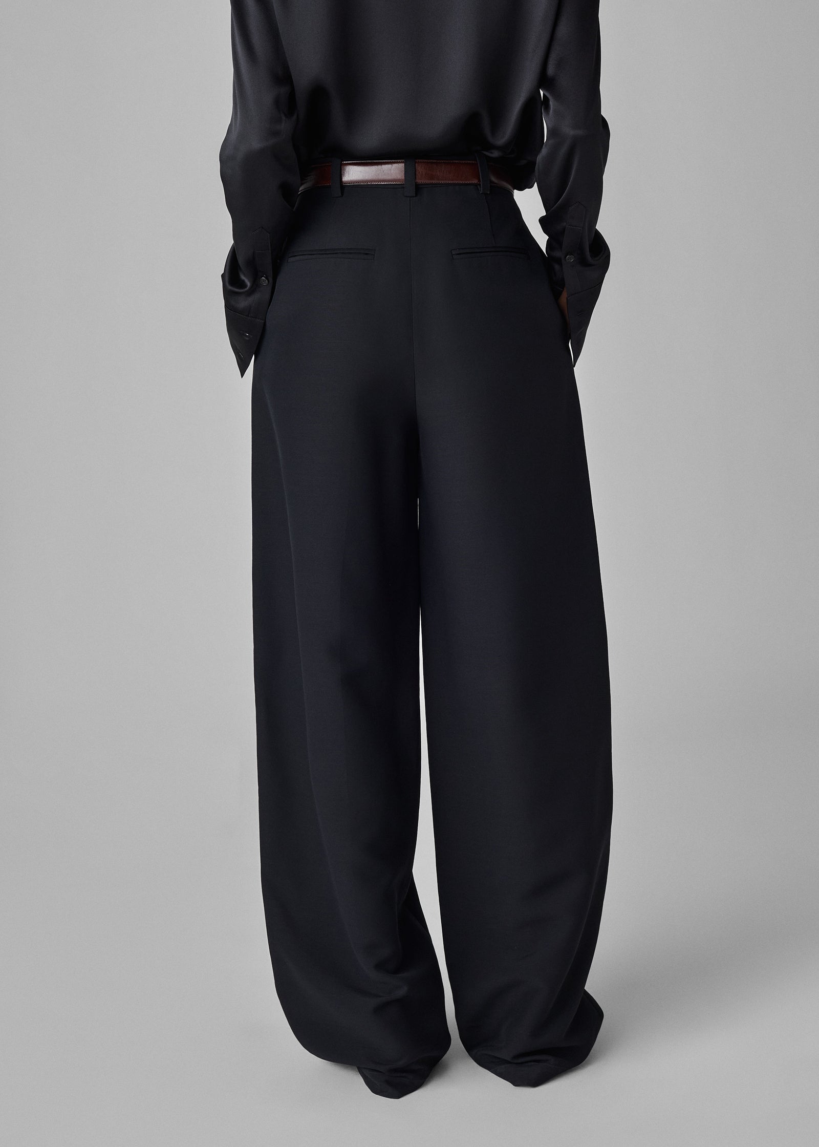 Pleated Barrel Trouser in Faille - Black