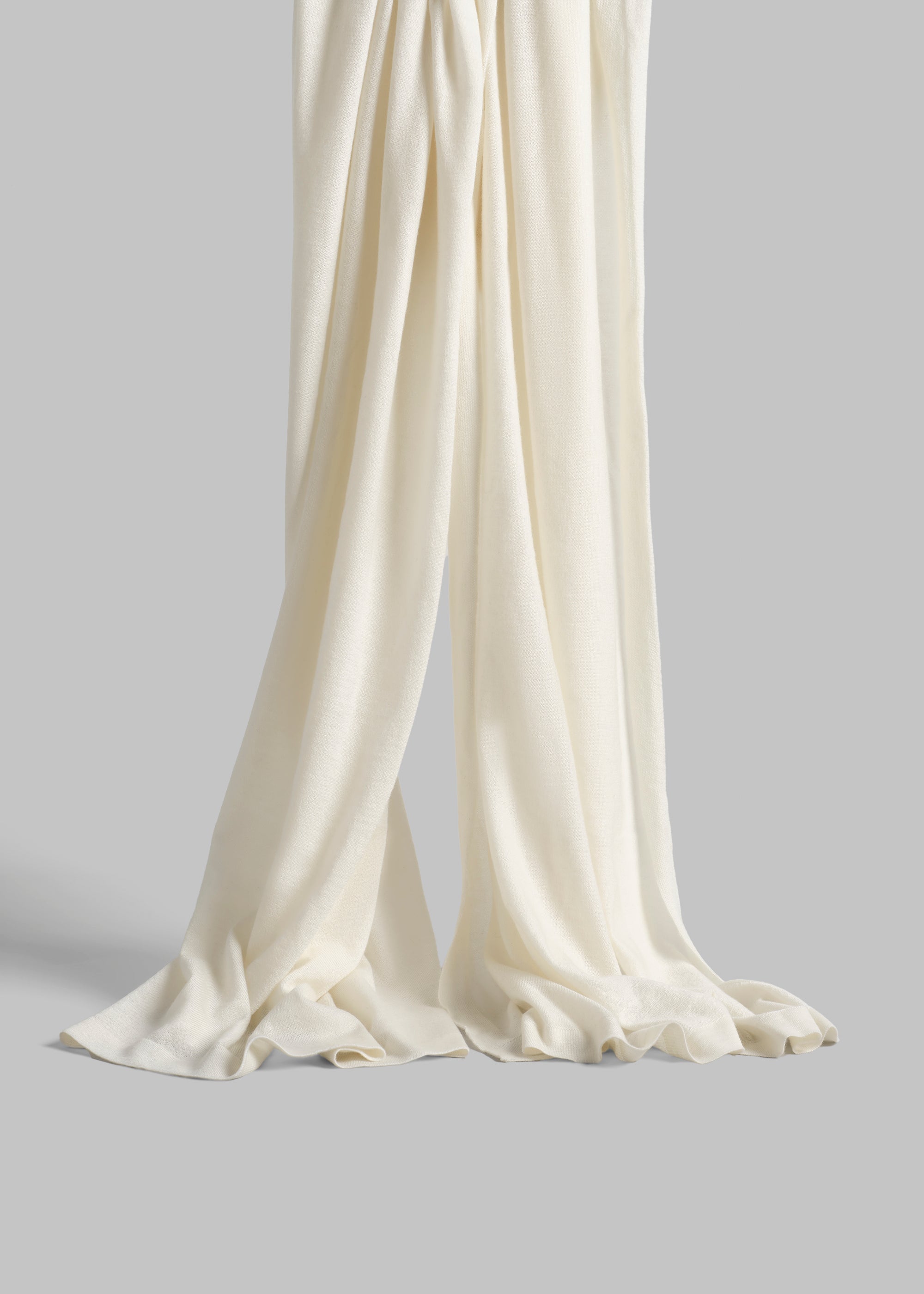 Oversized Fine Cashmere Scarf - Ivory