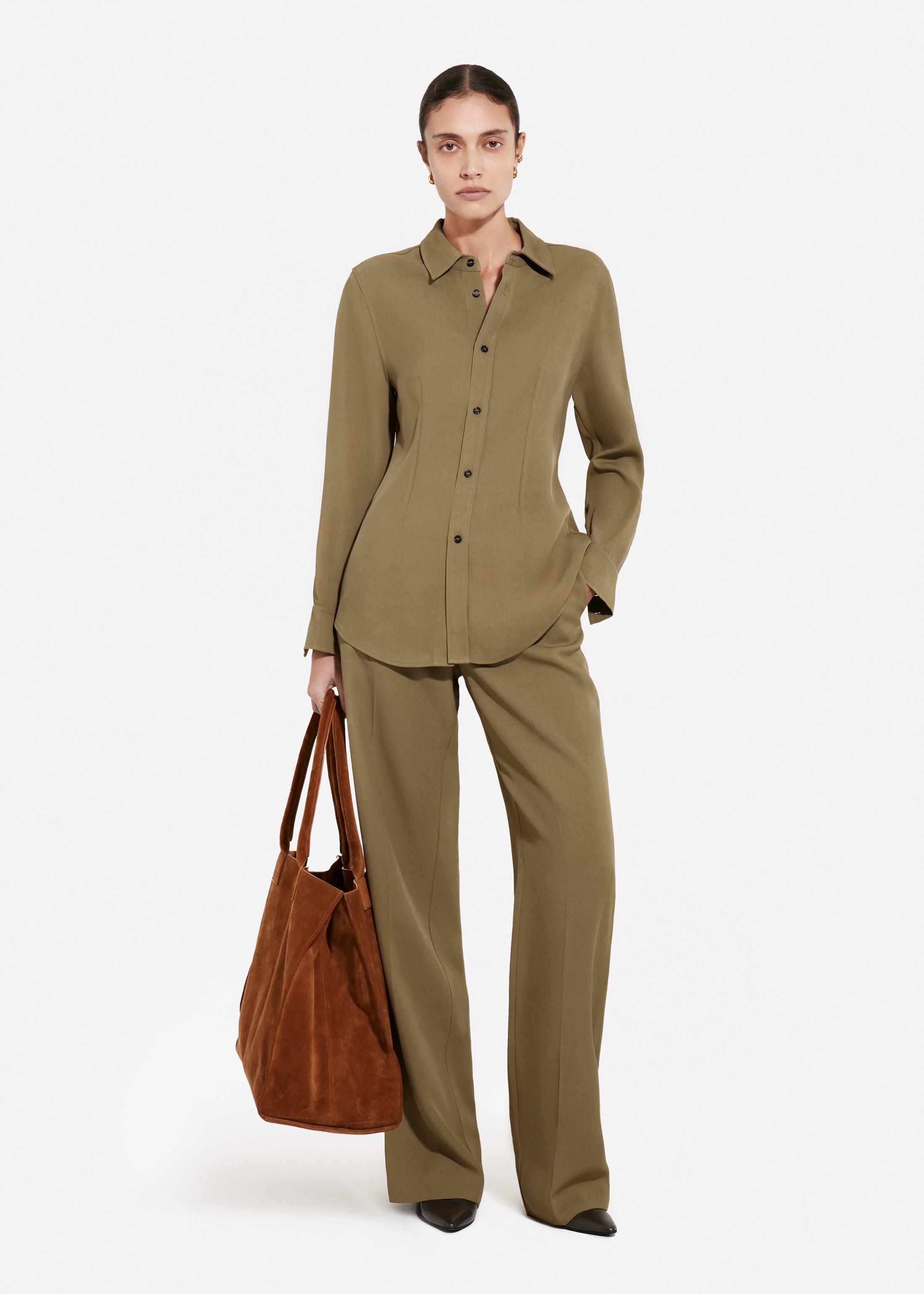 Fitted Collared Shirt in Viscose Twill - Aloe
