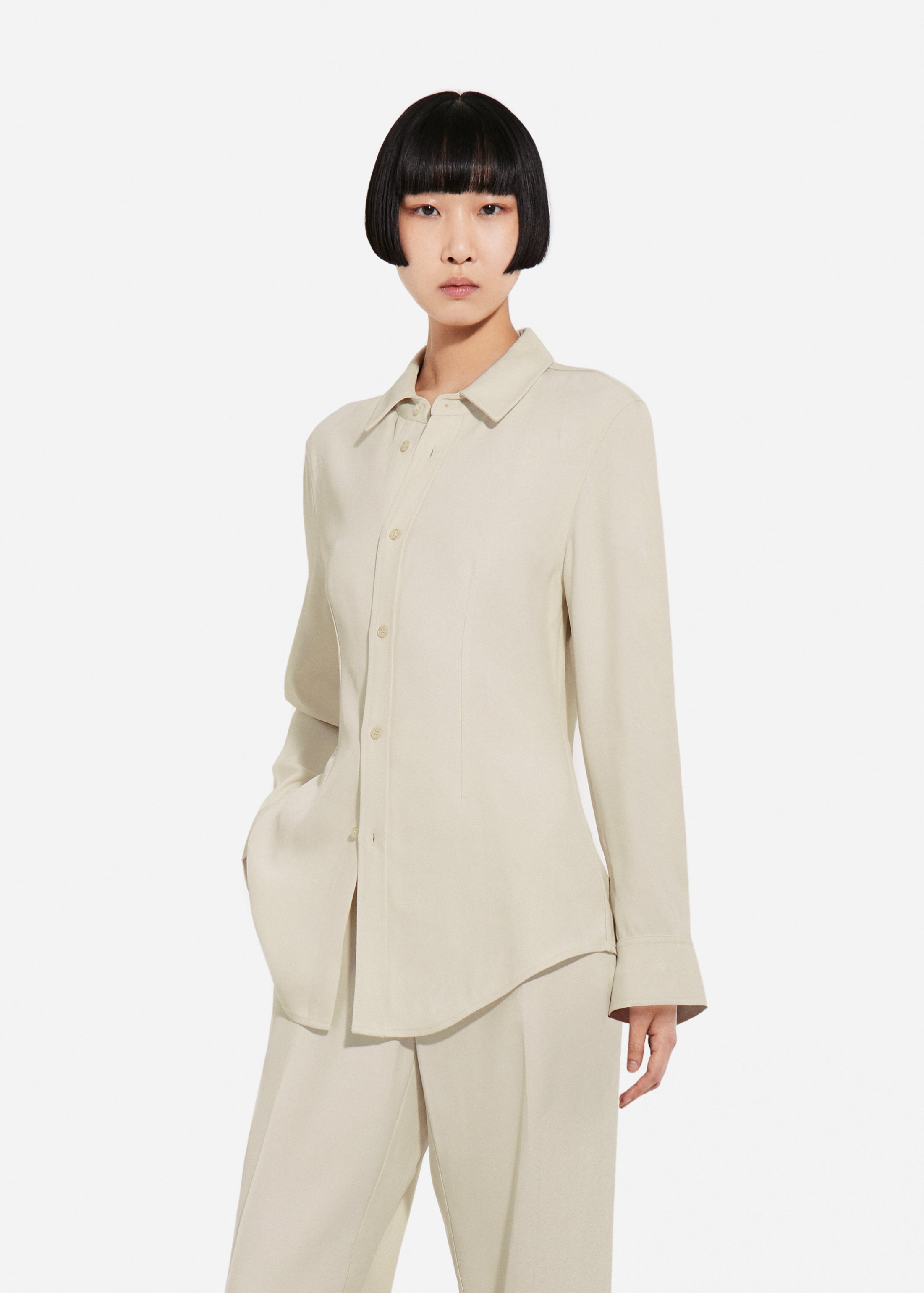 Fitted Collared Shirt in Viscose Twill - Pearl