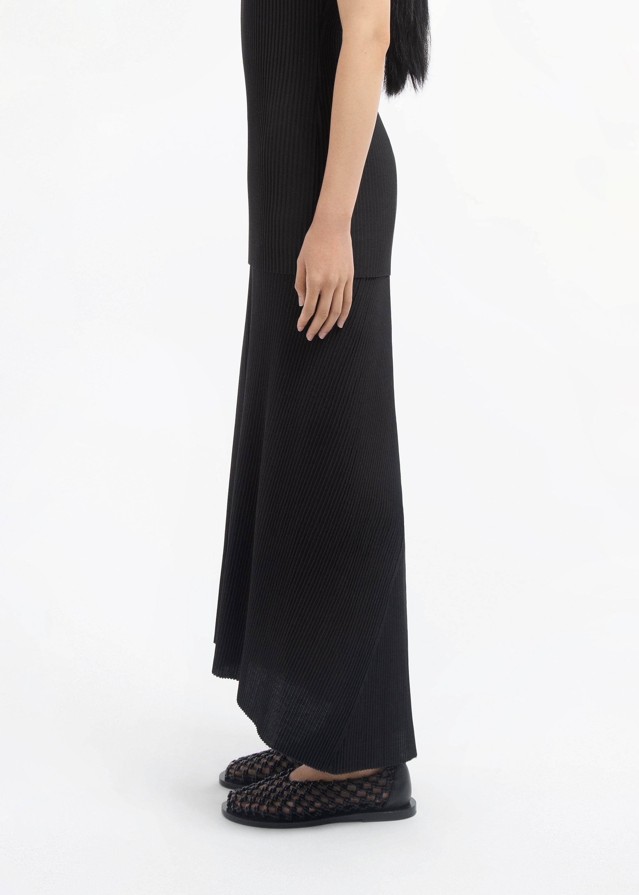Midi Skirt in Plisse - Black