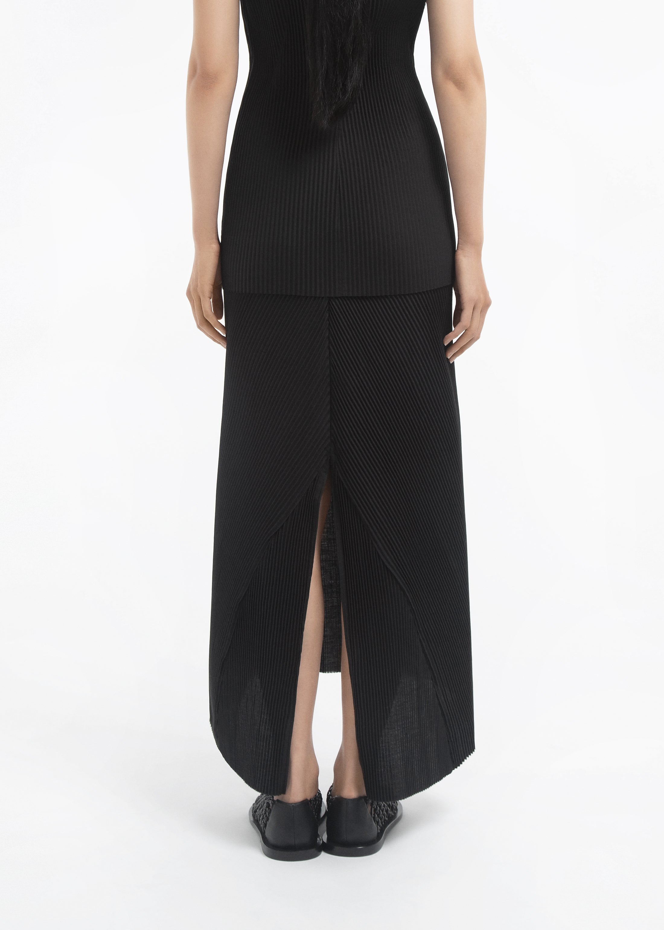 Midi Skirt in Plisse - Black