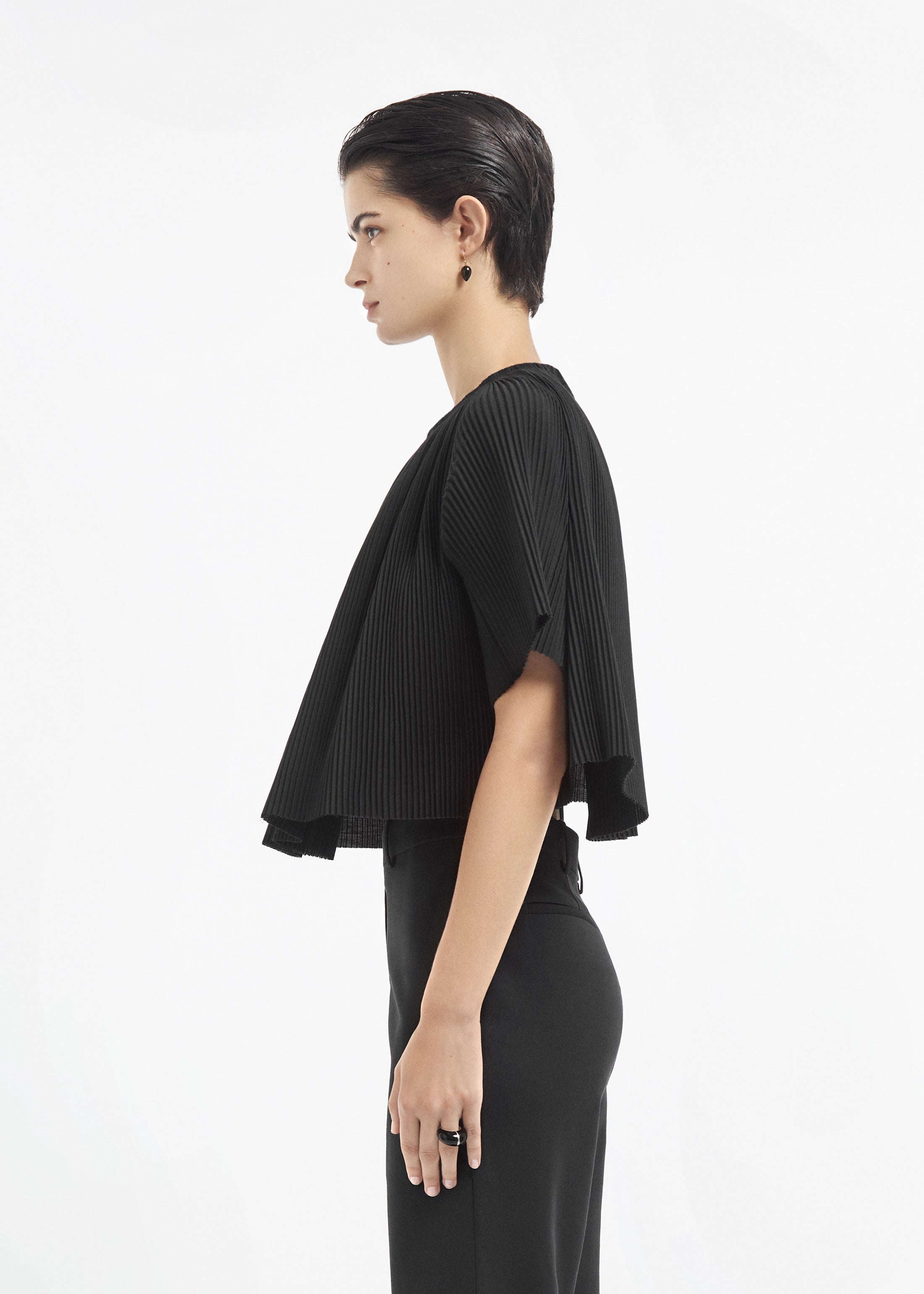 Crinkle Cut Cape Top in Plisse - Black