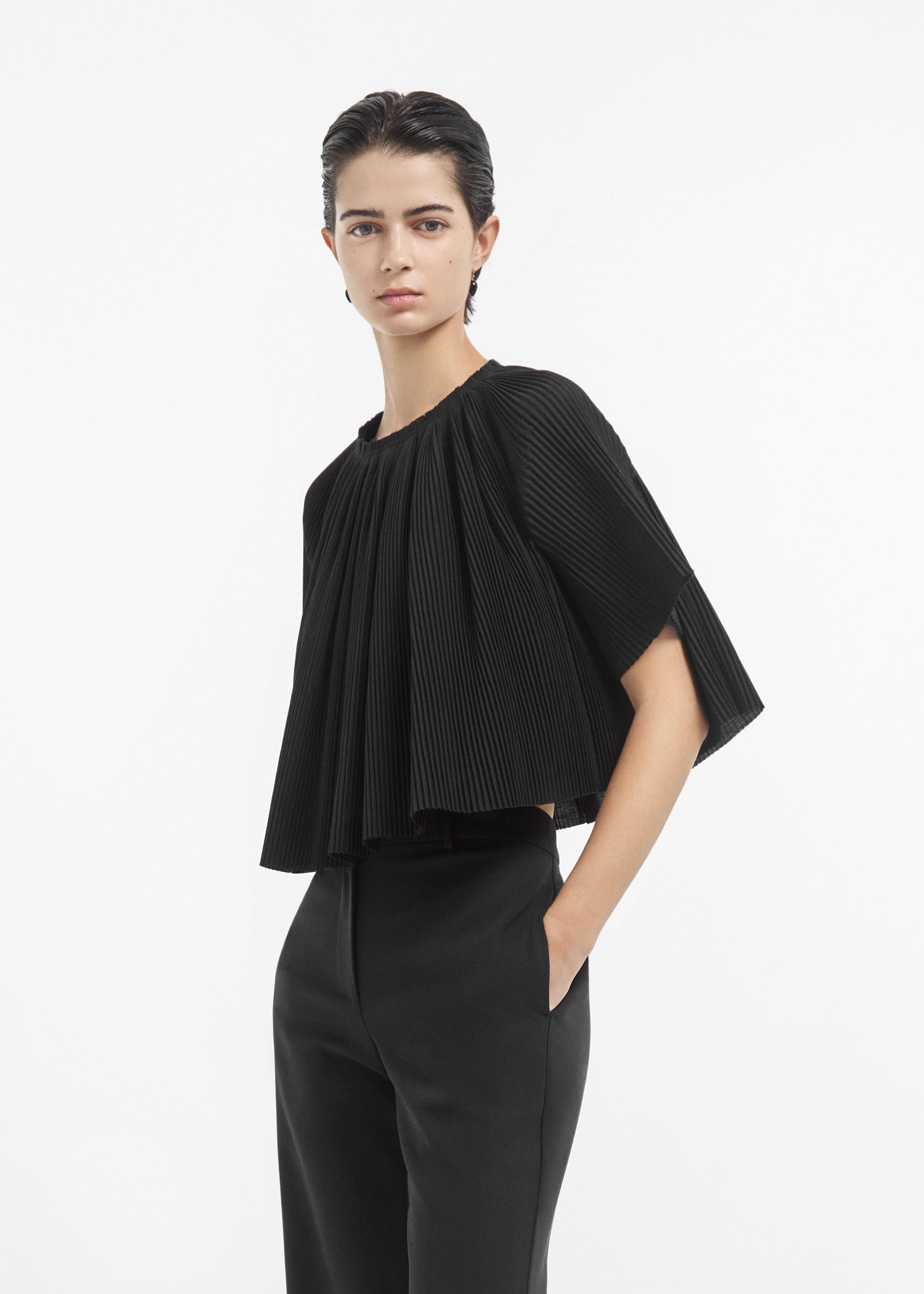 Crinkle Cut Cape Top in Plisse - Black