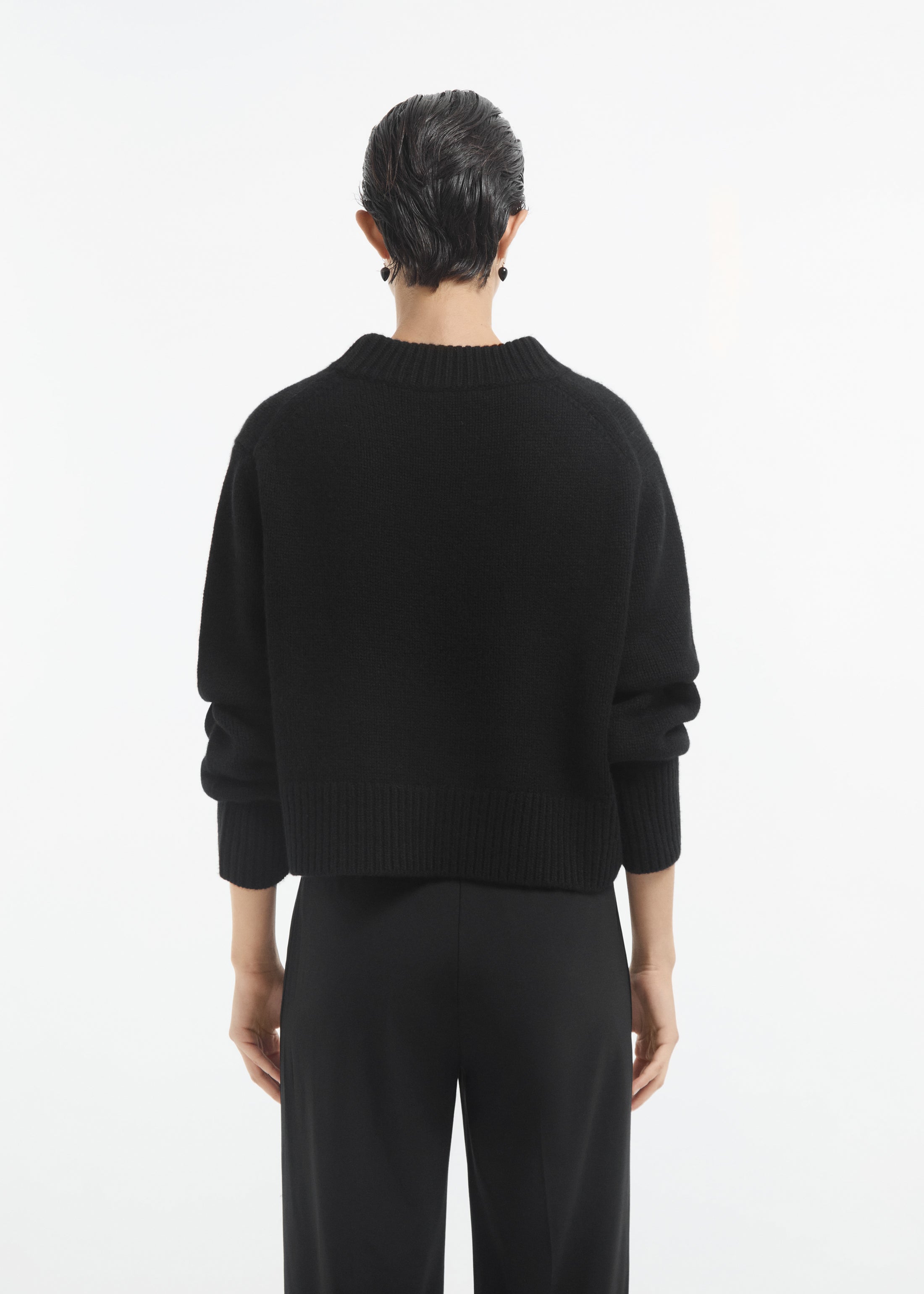 Cropped Oversized Sweater in Cashmere - Black
