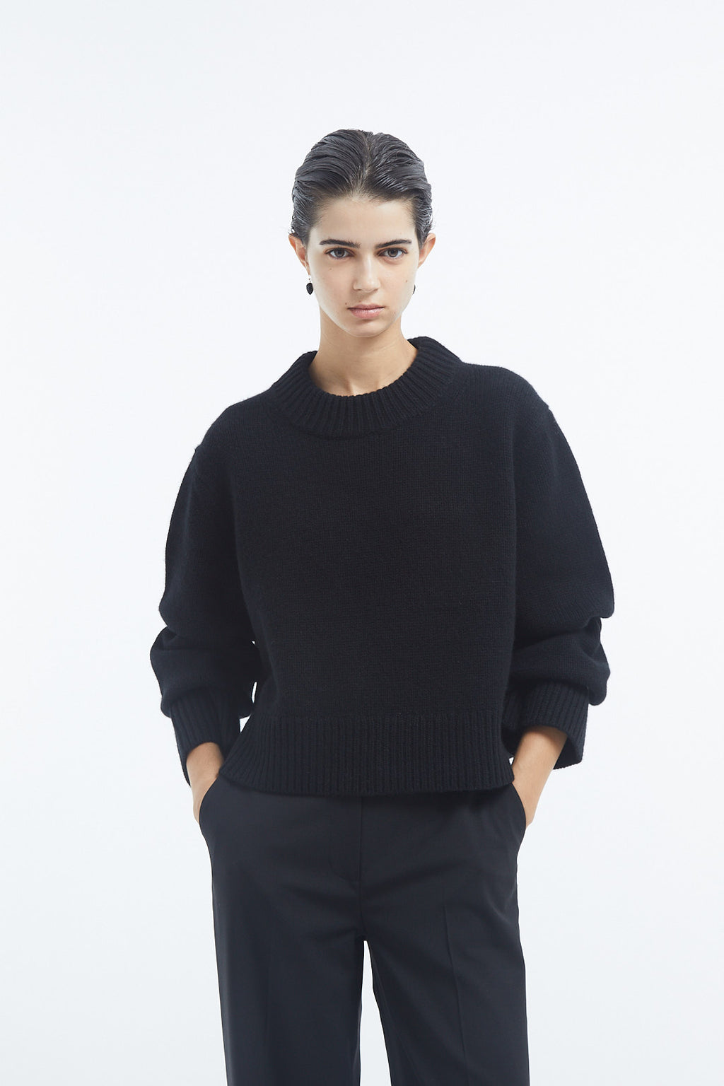 Cropped Oversized Sweater in Cashmere - Black - CO