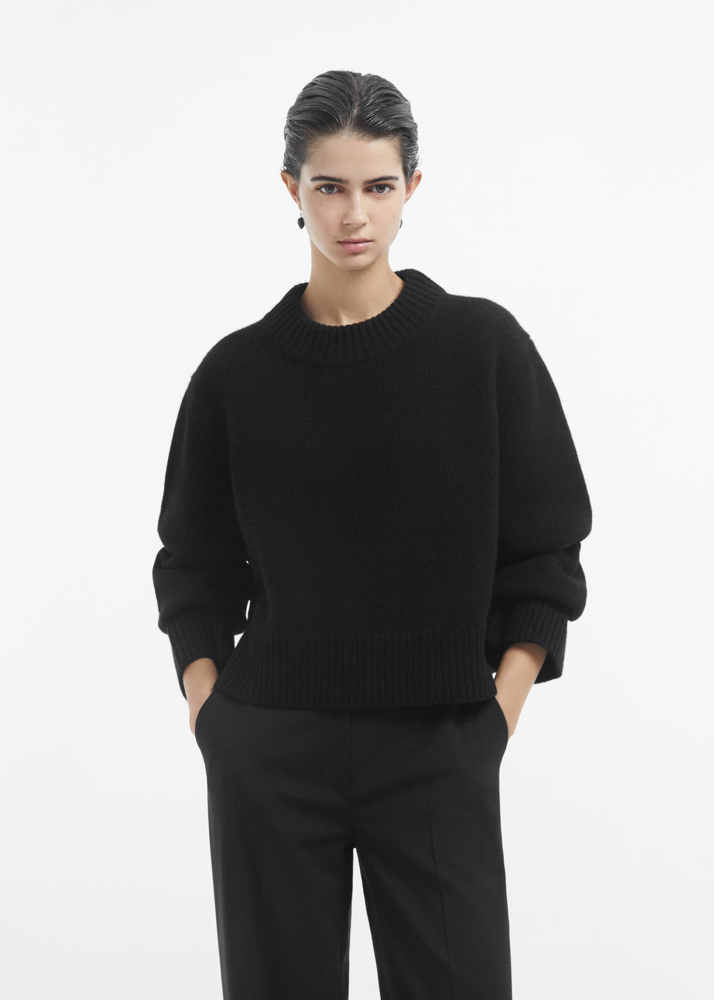 Cropped Oversized Sweater in Cashmere - Black - CO