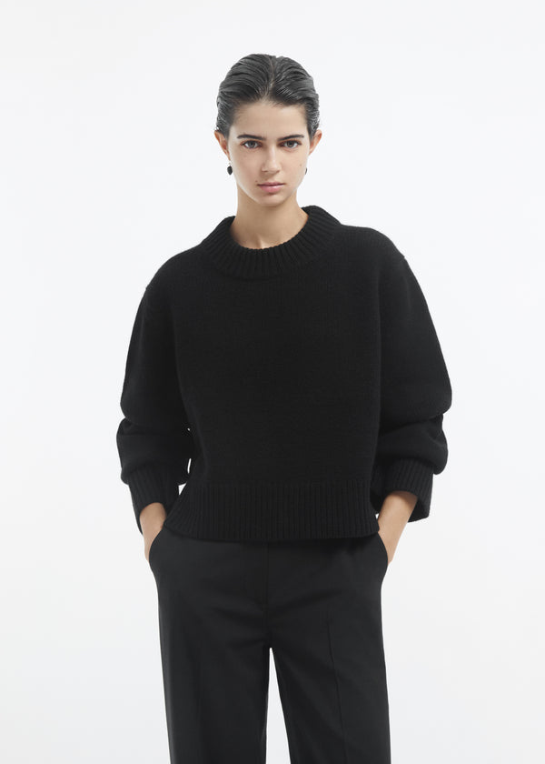 Cropped Oversized Sweater in Cashmere - Black - CO