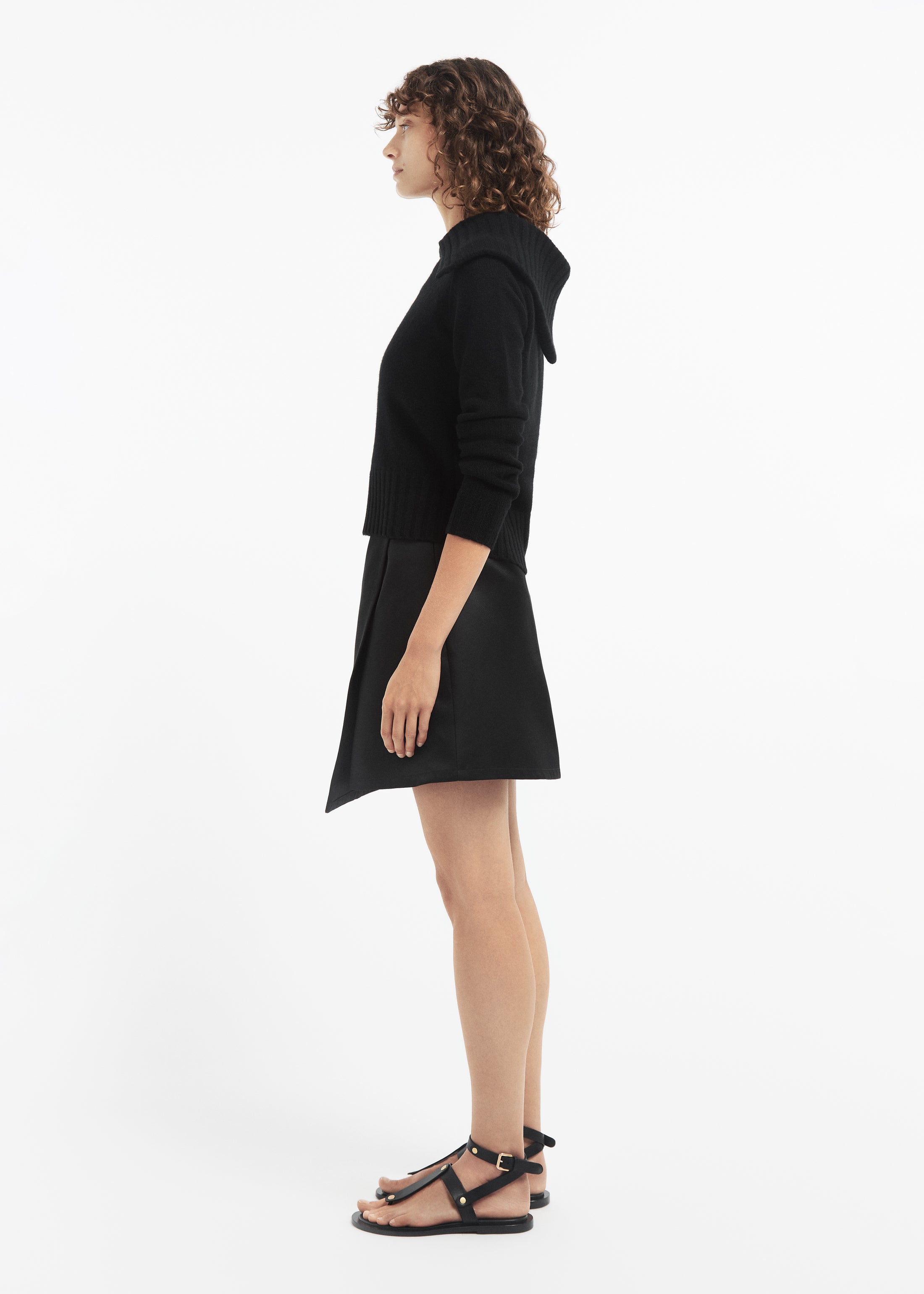 Ribbed Collared Sweater in Cashmere - Black