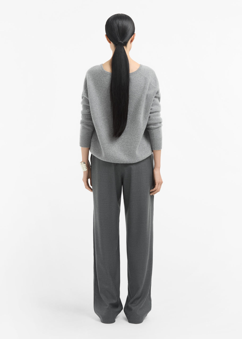 V-Neck Sweater in Cashmere - Grey - CO