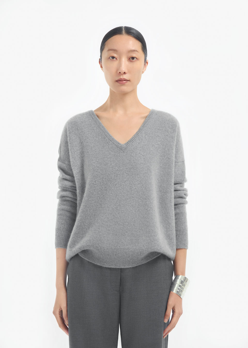 V-Neck Sweater in Cashmere - Grey - CO