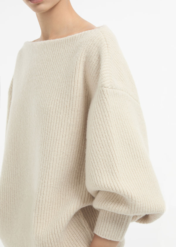 Oversized Boatneck Sweater in Wool Cashmere - Ivory - CO