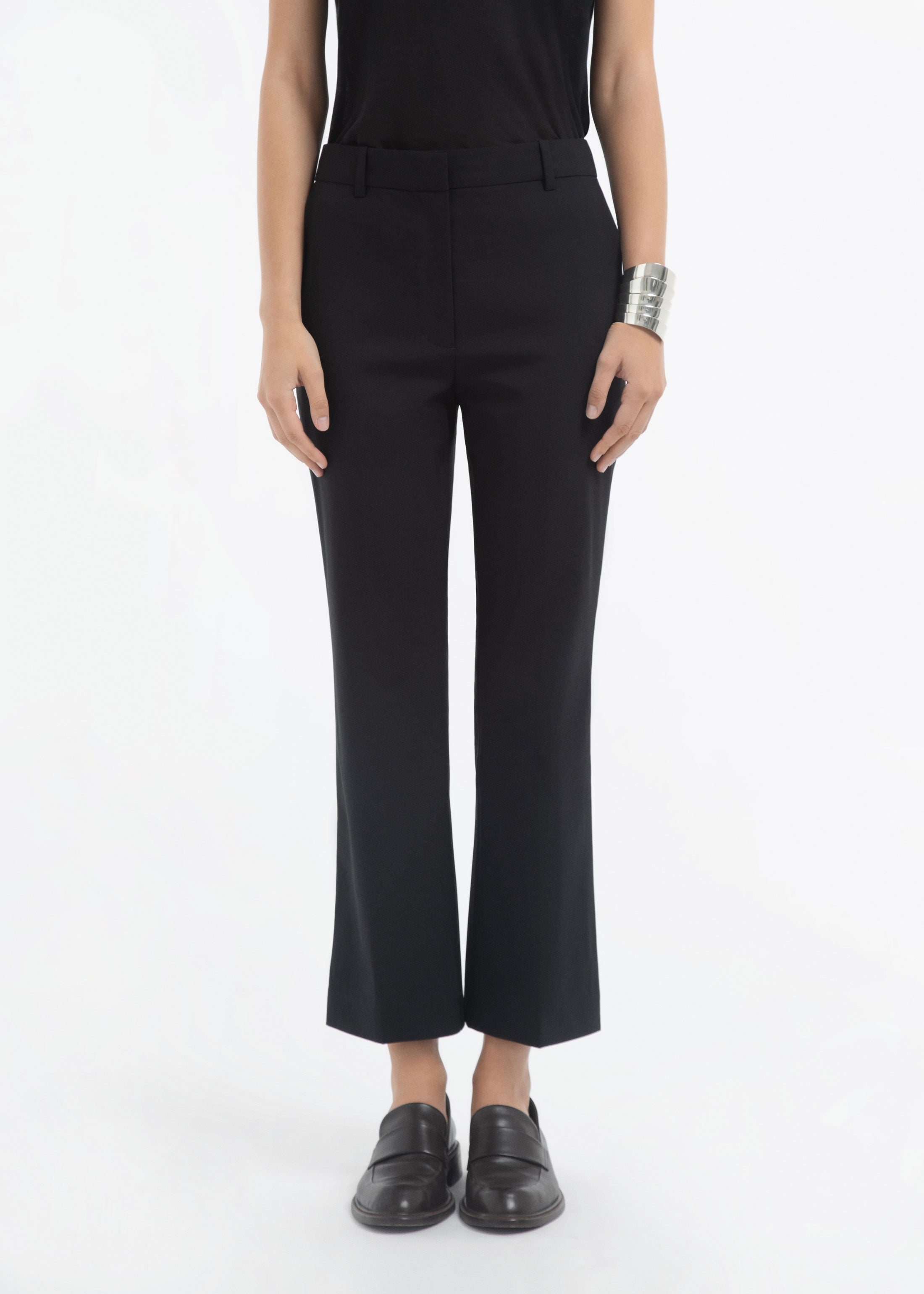 Cropped Flared Pant in Wool - Black