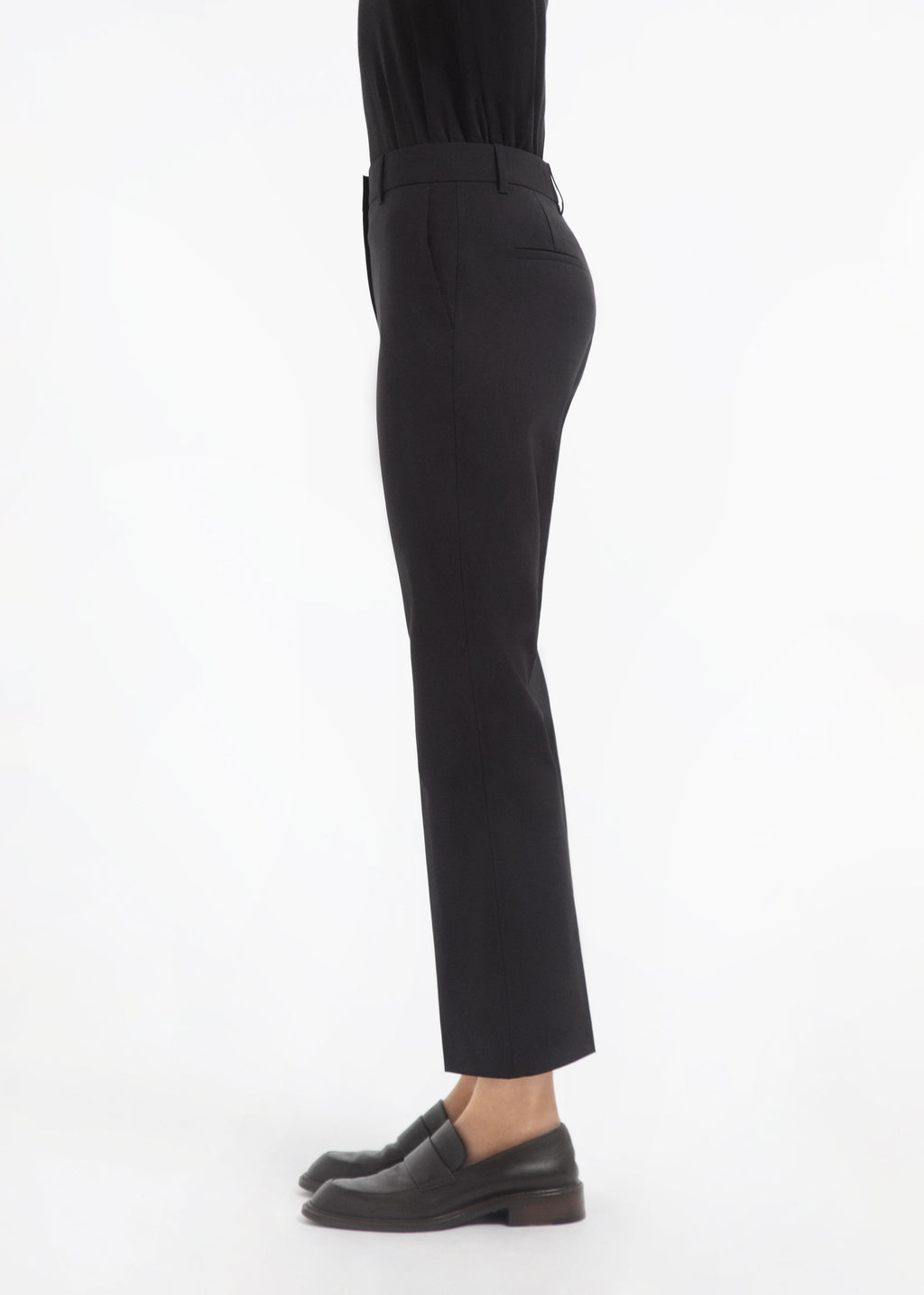 Cropped Flared Pant in Wool - Black - CO