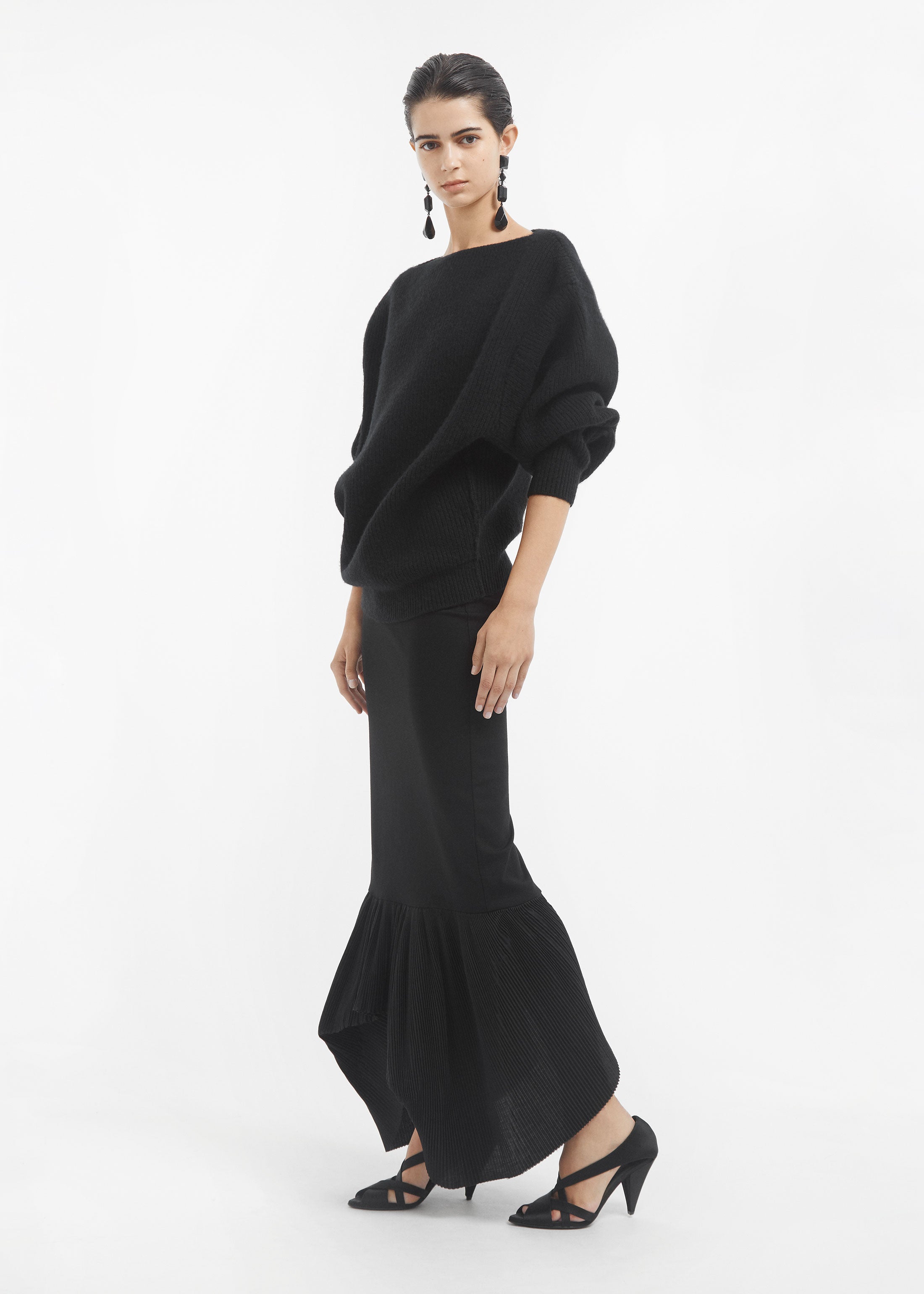 Oversized Boatneck Sweater in Wool Cashmere - Black