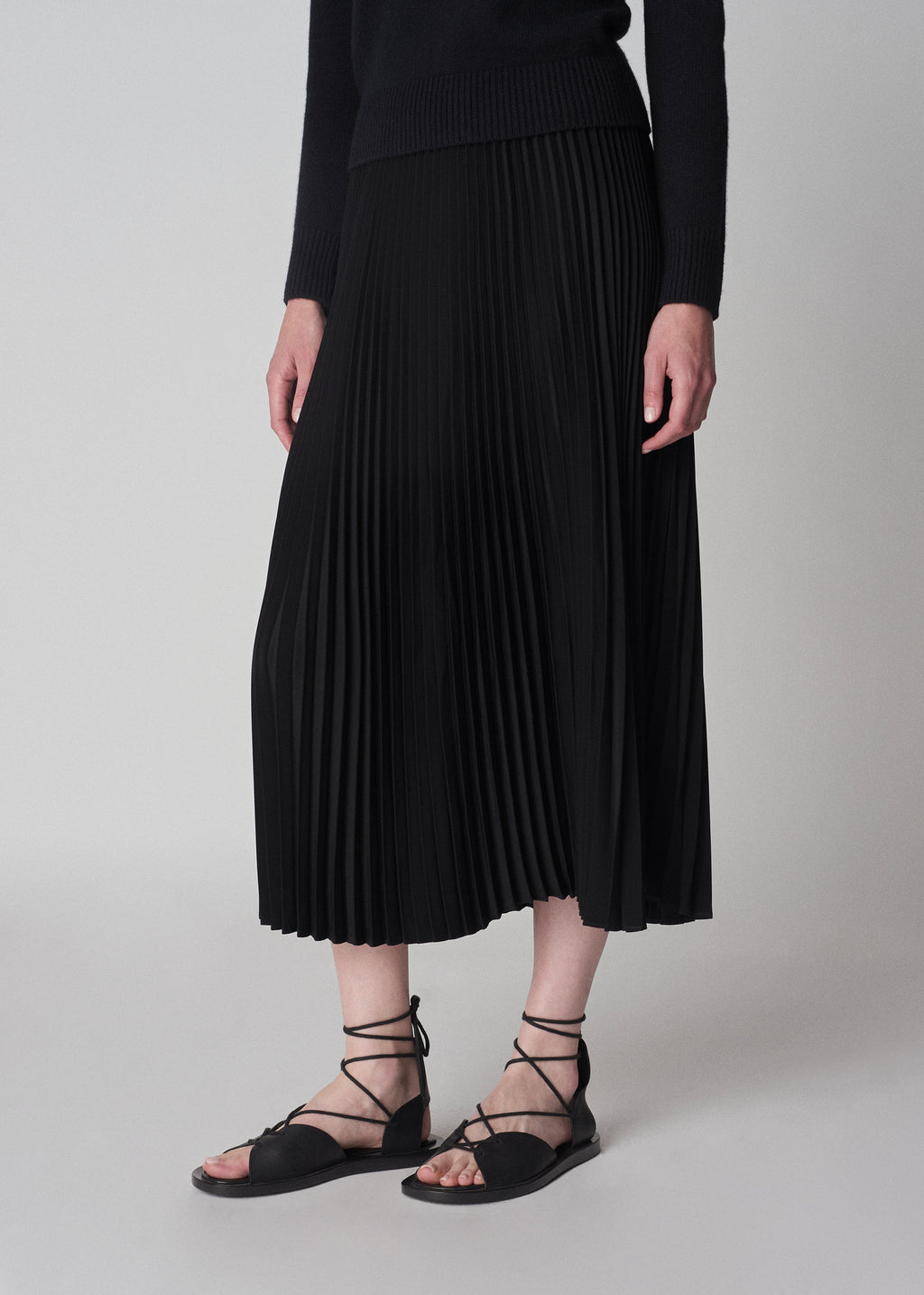 Pleated Elastic Waist Skirt in Stretch Crepe - Black - CO