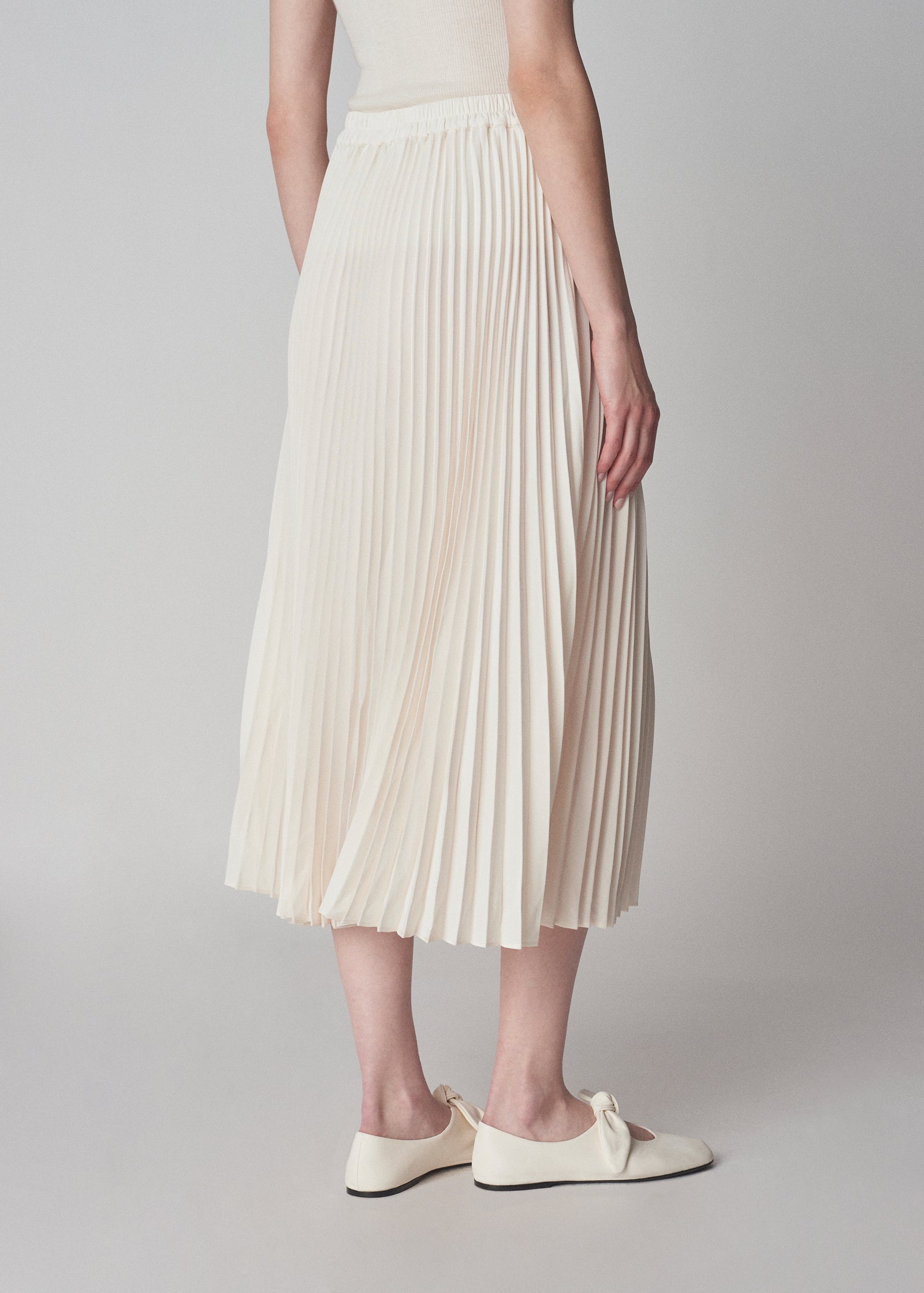Pleated Elastic Waist Skirt in Stretch Crepe - Ivory - CO Collections