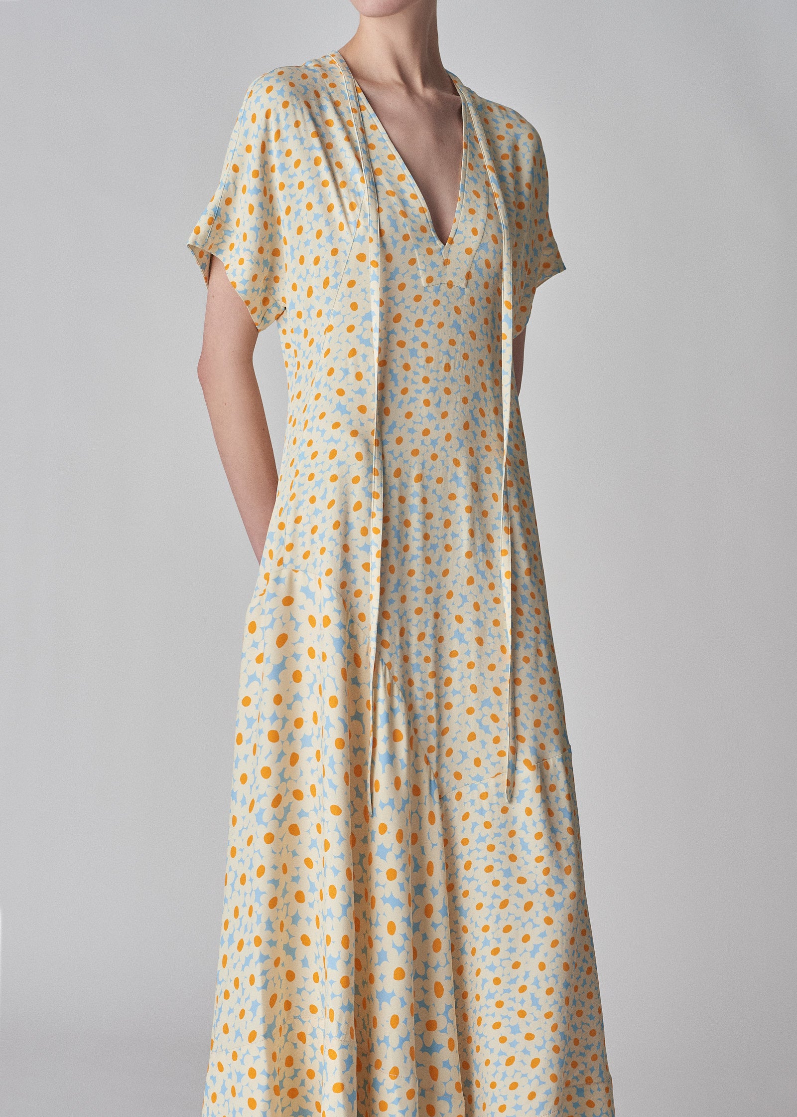 Floral V-neck Dress in Viscose Habotai - Ivory Multi - CO Collections