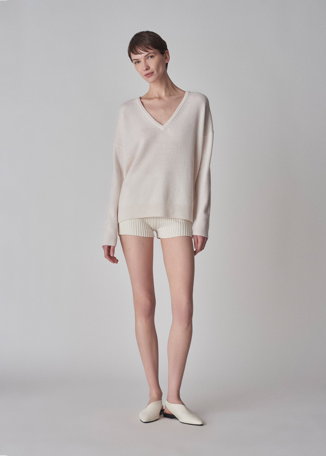 V-Neck Sweater In Cashmere - Ivory - CO