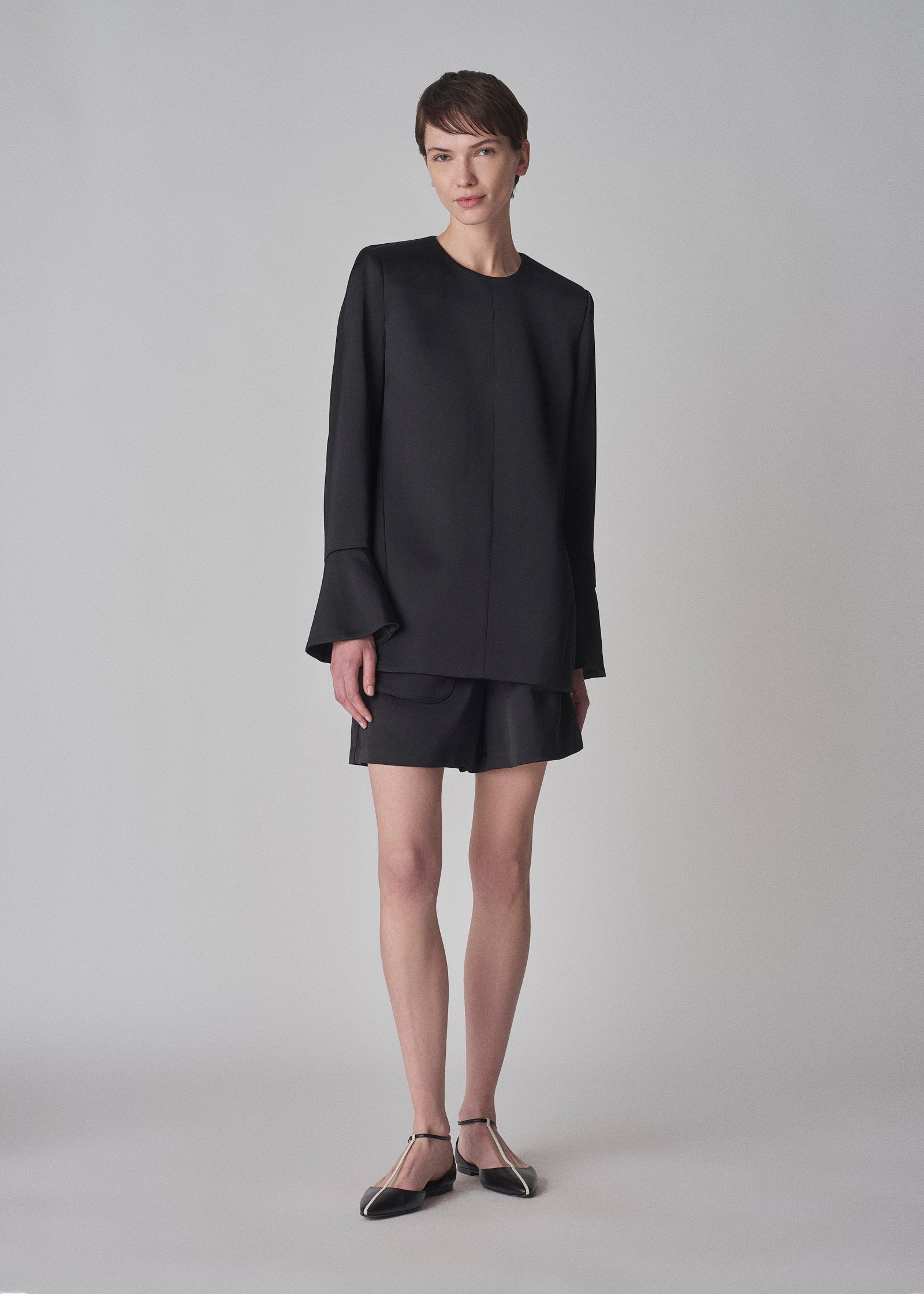 Sack Short in Satin Crepe - Black - CO Collections
