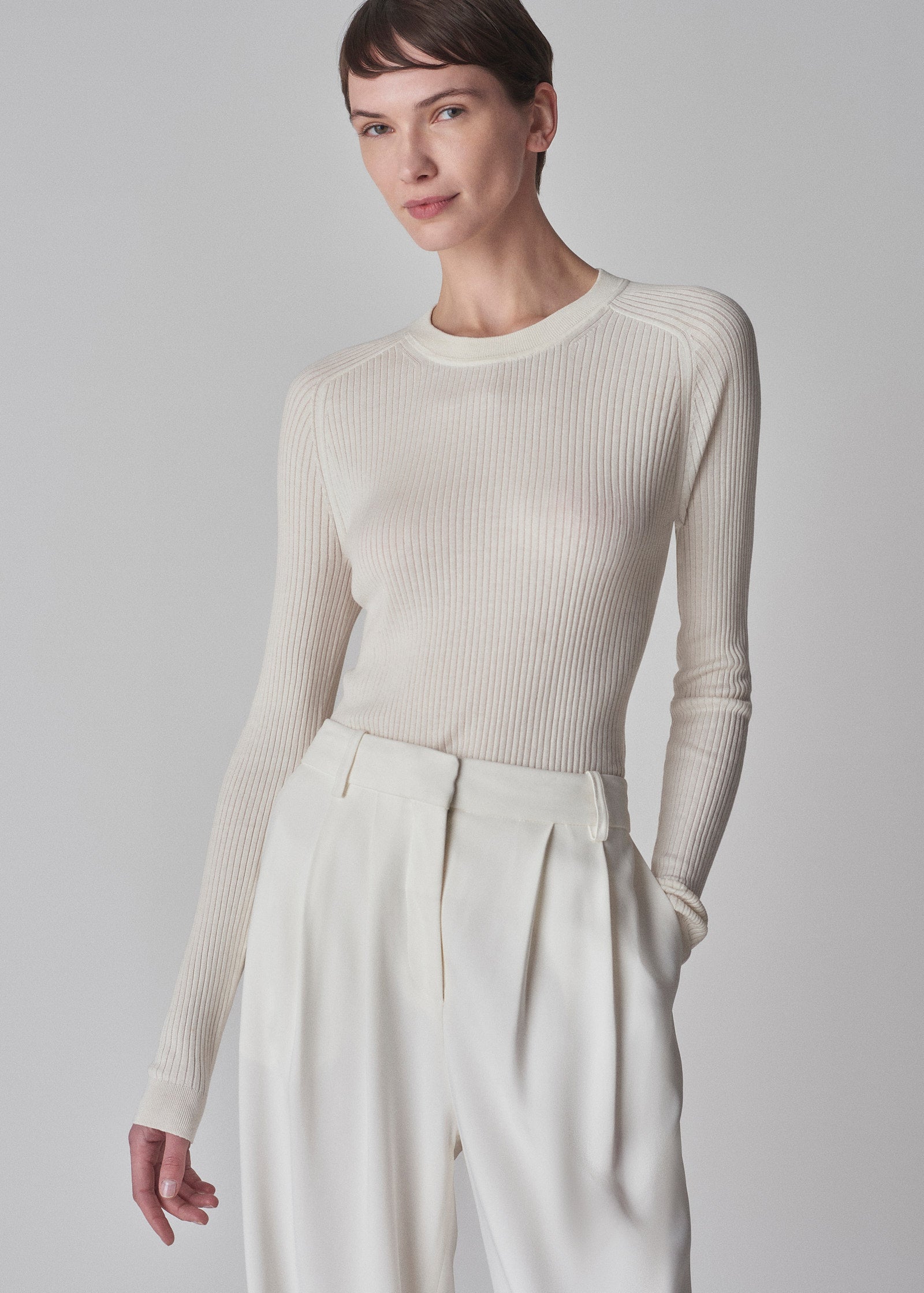 Long Sleeve Fitted Tee in Silk Knit - Ivory | CO