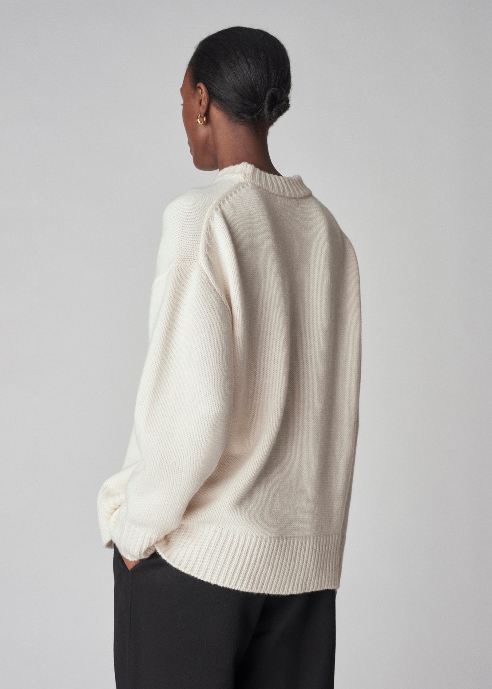 Boyfriend Crew Neck in Wool Cashmere - Ivory