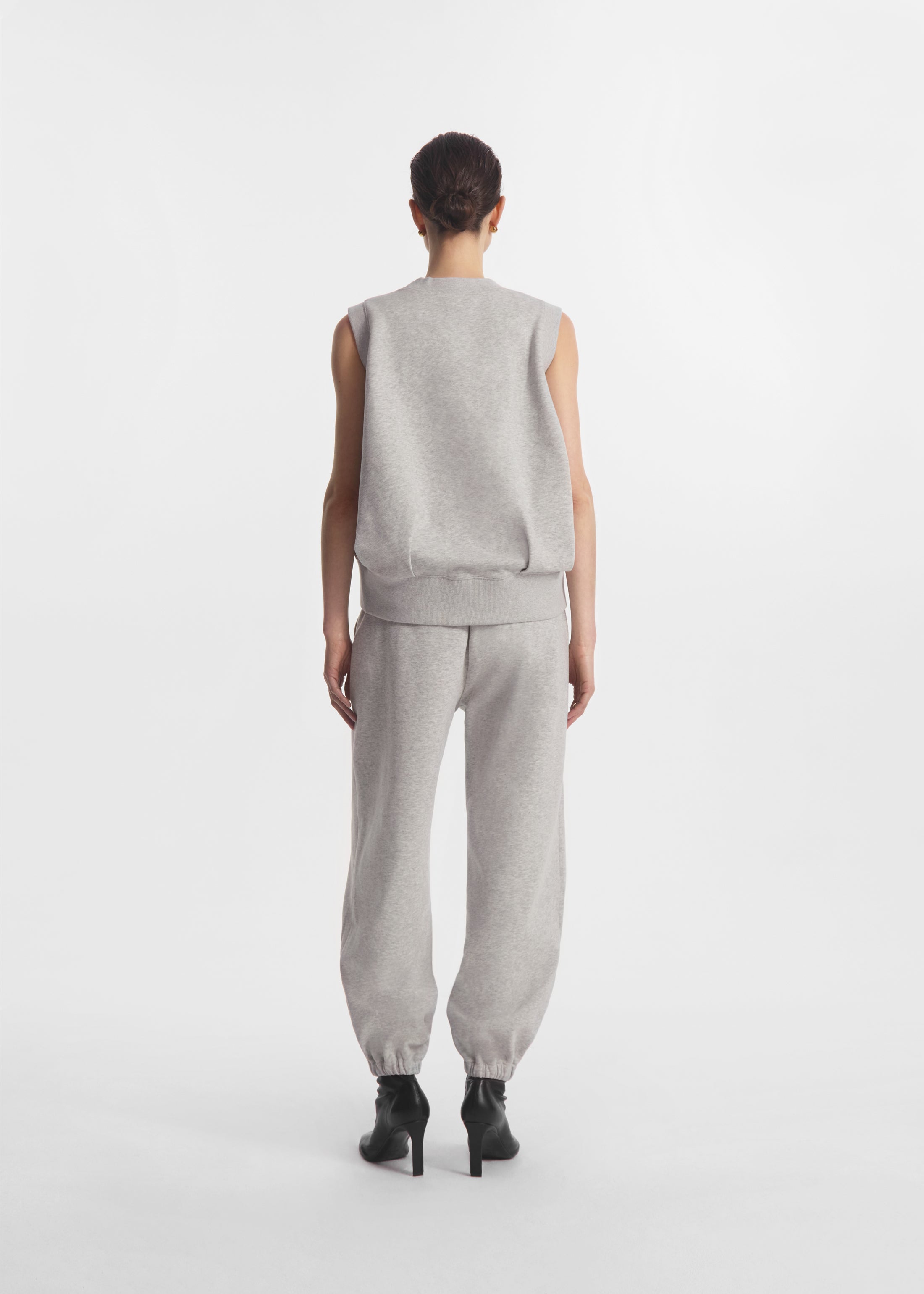 Sleeveless Sweatshirt in Scuba - Heather Grey