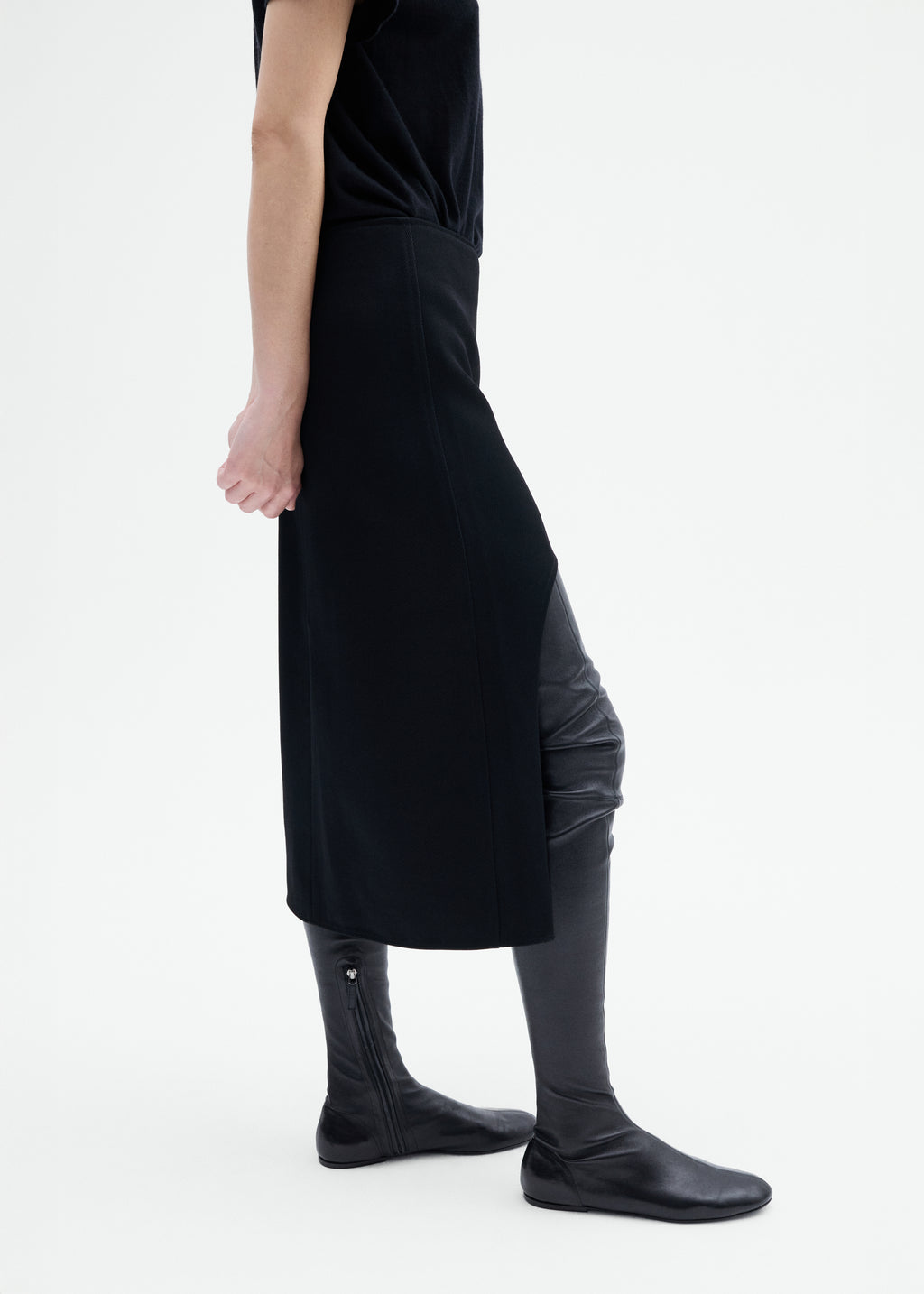 Keyhole Skirt in Virgin Wool - Black - CO