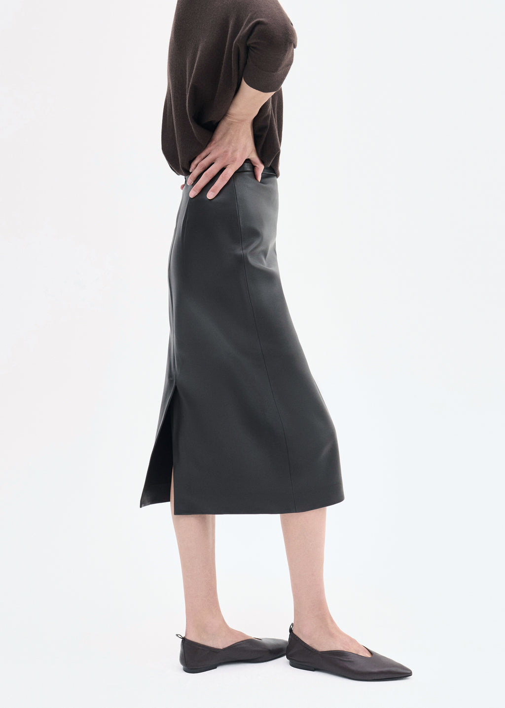 Midi Pencil Skirt in Leather - Chocolate - CO