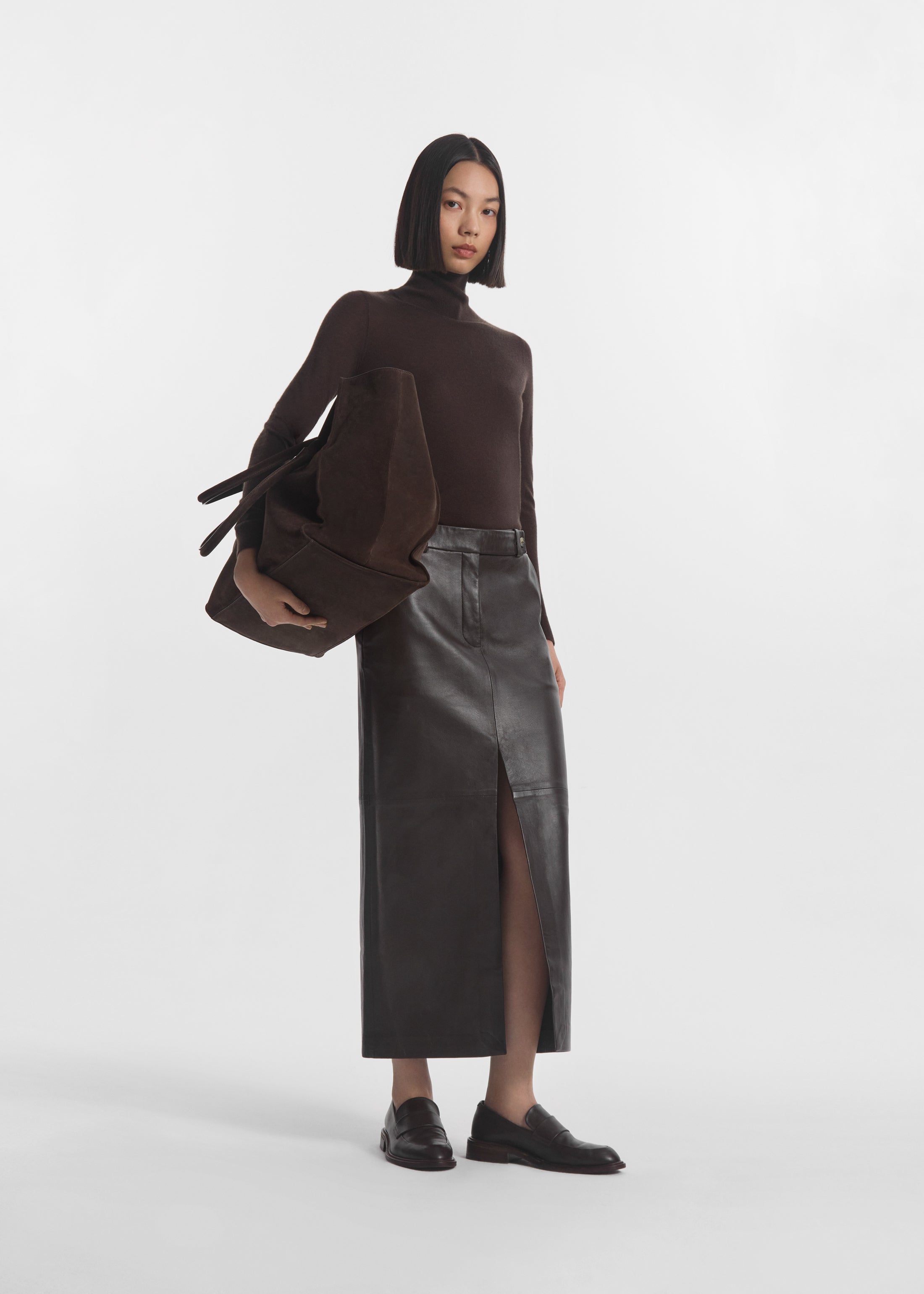 Tailored Front-Slit Midi Skirt in Leather - Chocolate